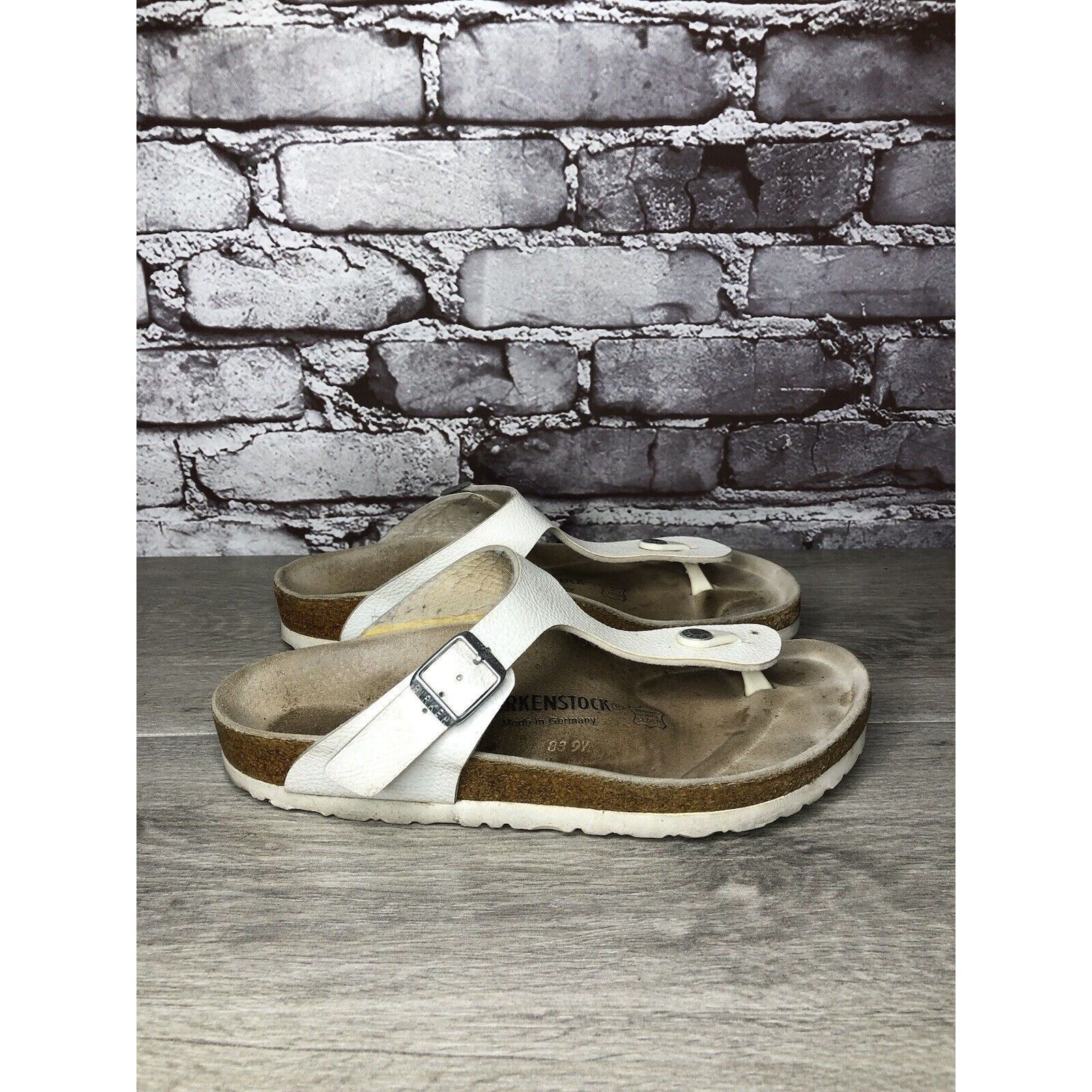 Birkenstock Birkenstock Gizeh White Leather Buckle Strap Cork Sandals Wo Size US 8.5 / IT 38.5 - 11 Thumbnail