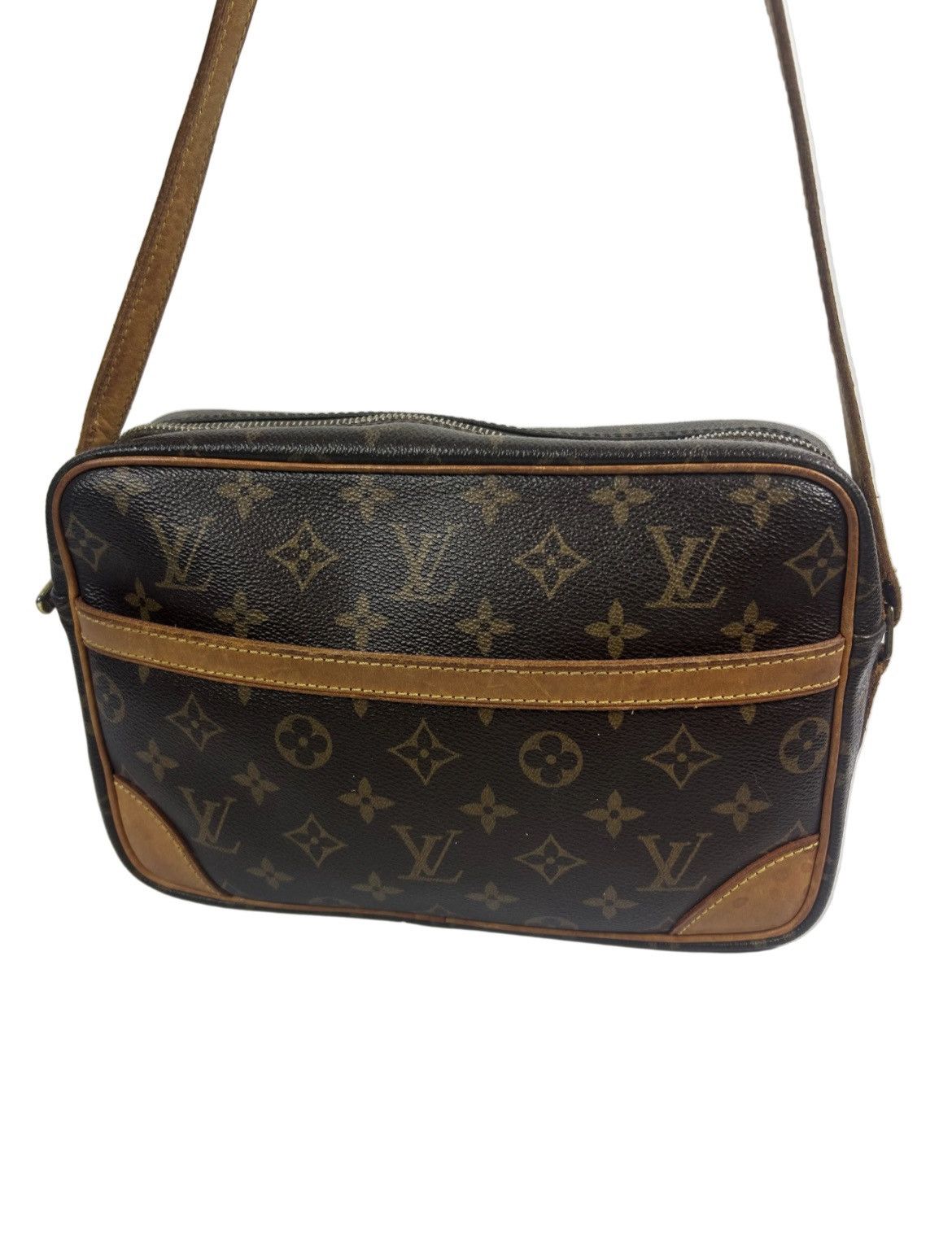 Louis Vuitton Louis Vuitton Monogram Crossbody Bag Size ONE SIZE - 1 Thumbnail