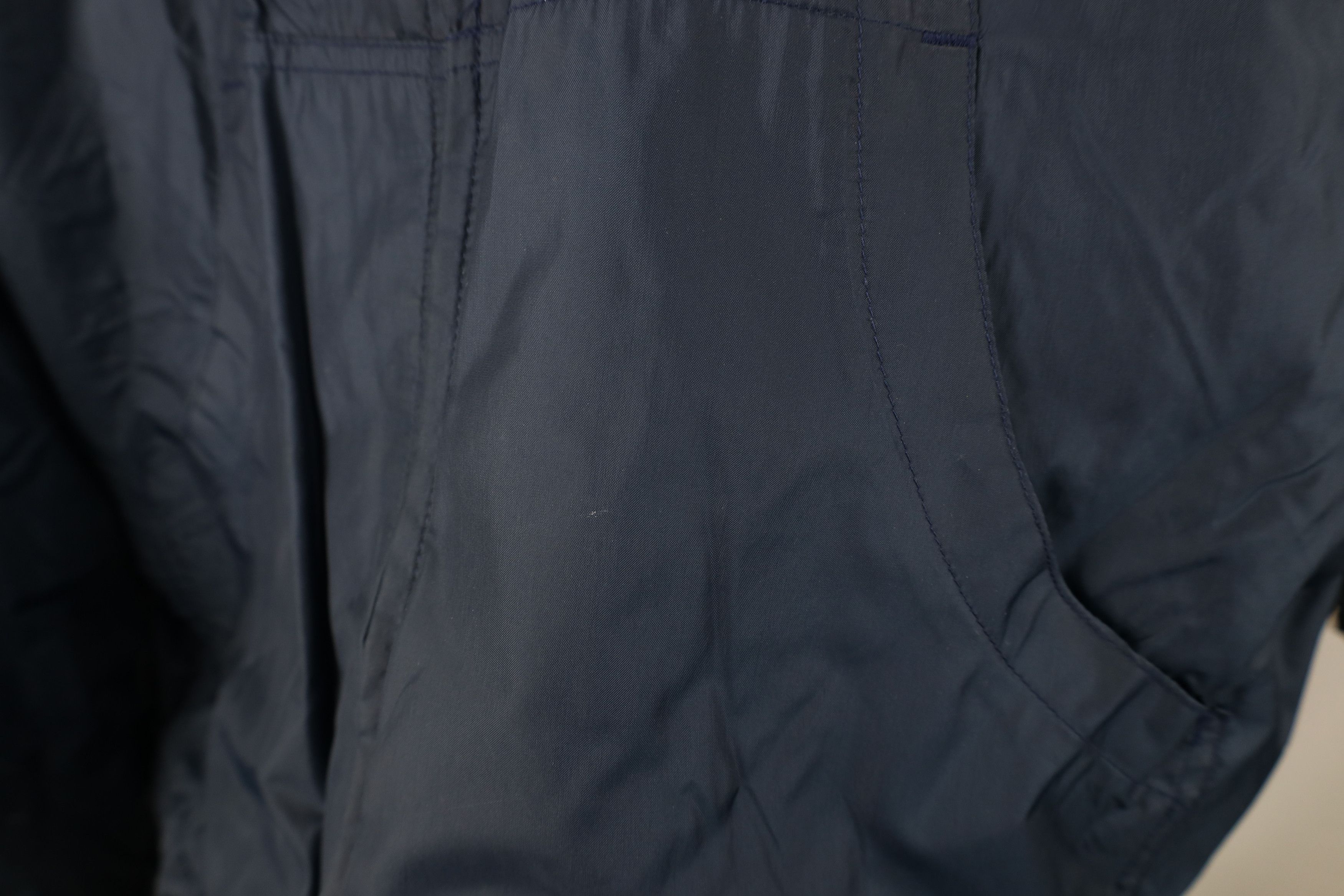 Vintage Vintage 90s WPVFTV NYPD Blue TV Show Lined Hooded Jacket USA Size US L / EU 52-54 / 3 - 7 Thumbnail
