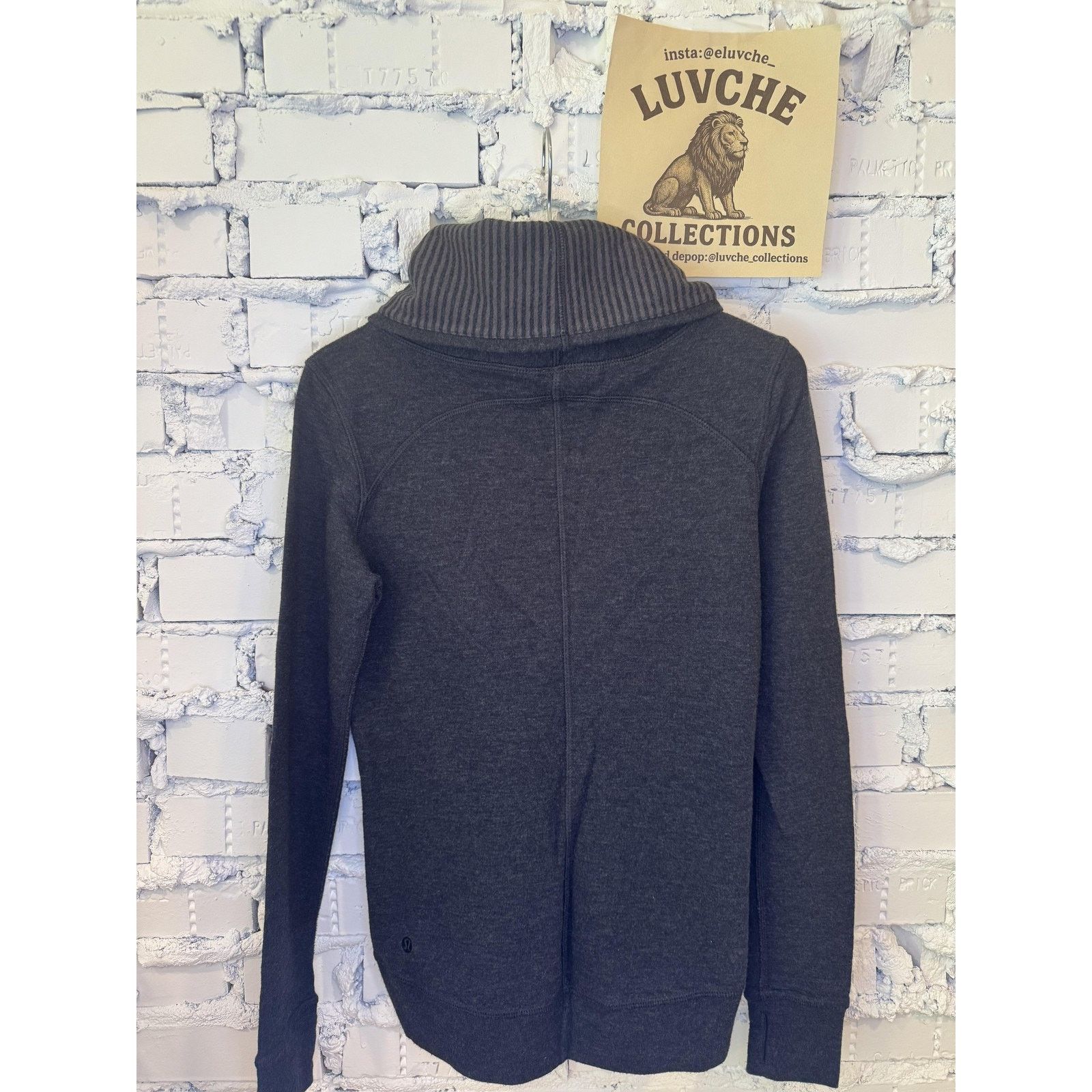 Lululemon Lululemon Womens M Turtleneck Long Sleeve Pullover Size M / US 6-8 / IT 42-44 - 2 Thumbnail