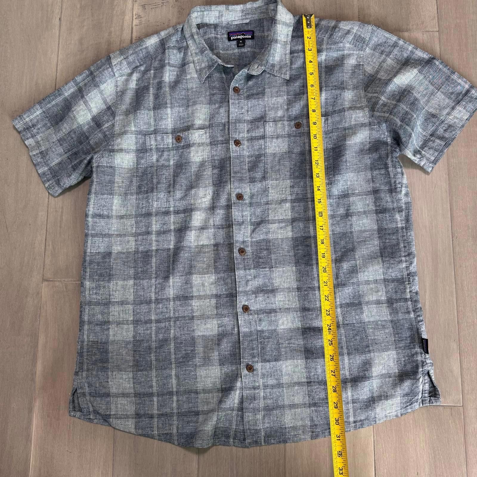 Patagonia Patagonia Men's Gray Plaid Short Sleeve Button-Up Shirt XL Size US L / EU 52-54 / 3 - 2 Thumbnail