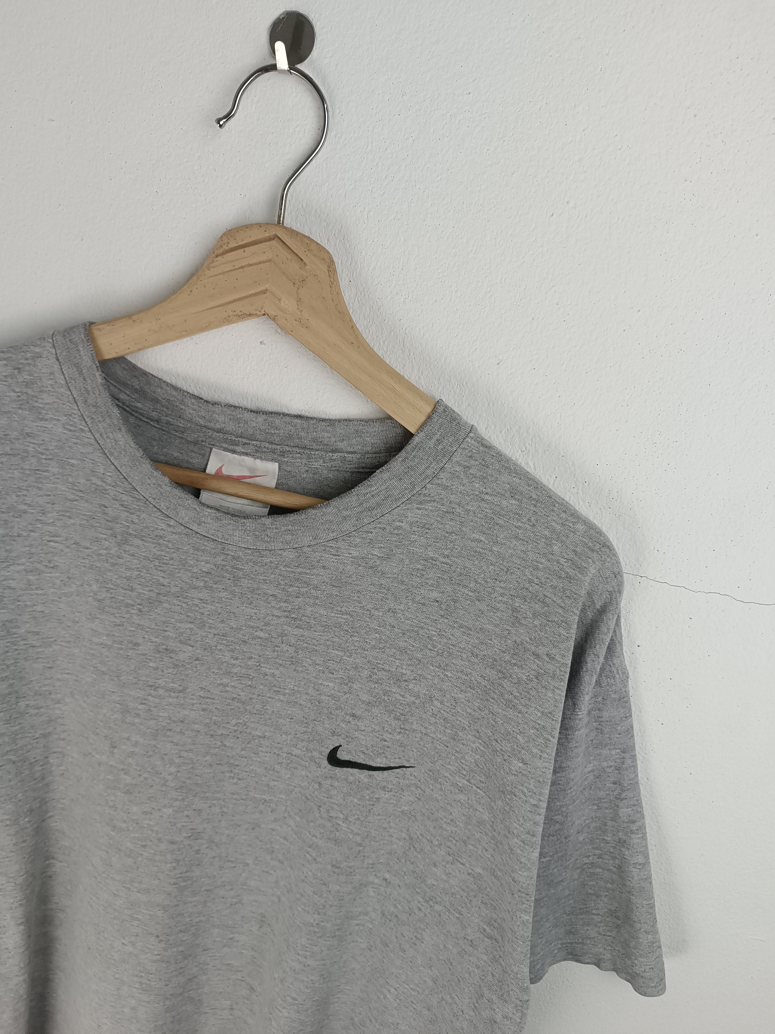 Nike VINTAGE 90'S NIKE MINI SWOSH DISTRESSED TEE VERY RARE Size US L / EU 52-54 / 3 - 7 Thumbnail