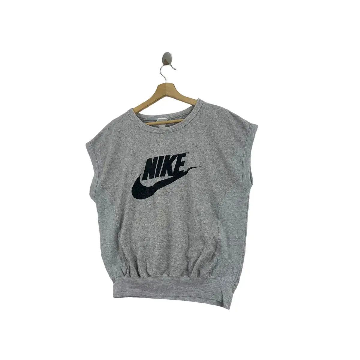 Nike Vintage 90’ NIKE GREY TAG Center Logo Tank Top Sweatshirt Size L / US 10 / IT 46 - 4 Thumbnail