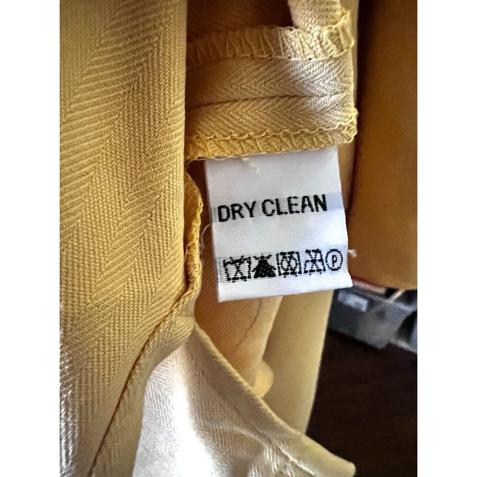 Tommy Bahama Tommy Bahama Yellow Silk Embroidered Button Up Camp Shirt L Size US L / EU 52-54 / 3 - 9 Thumbnail