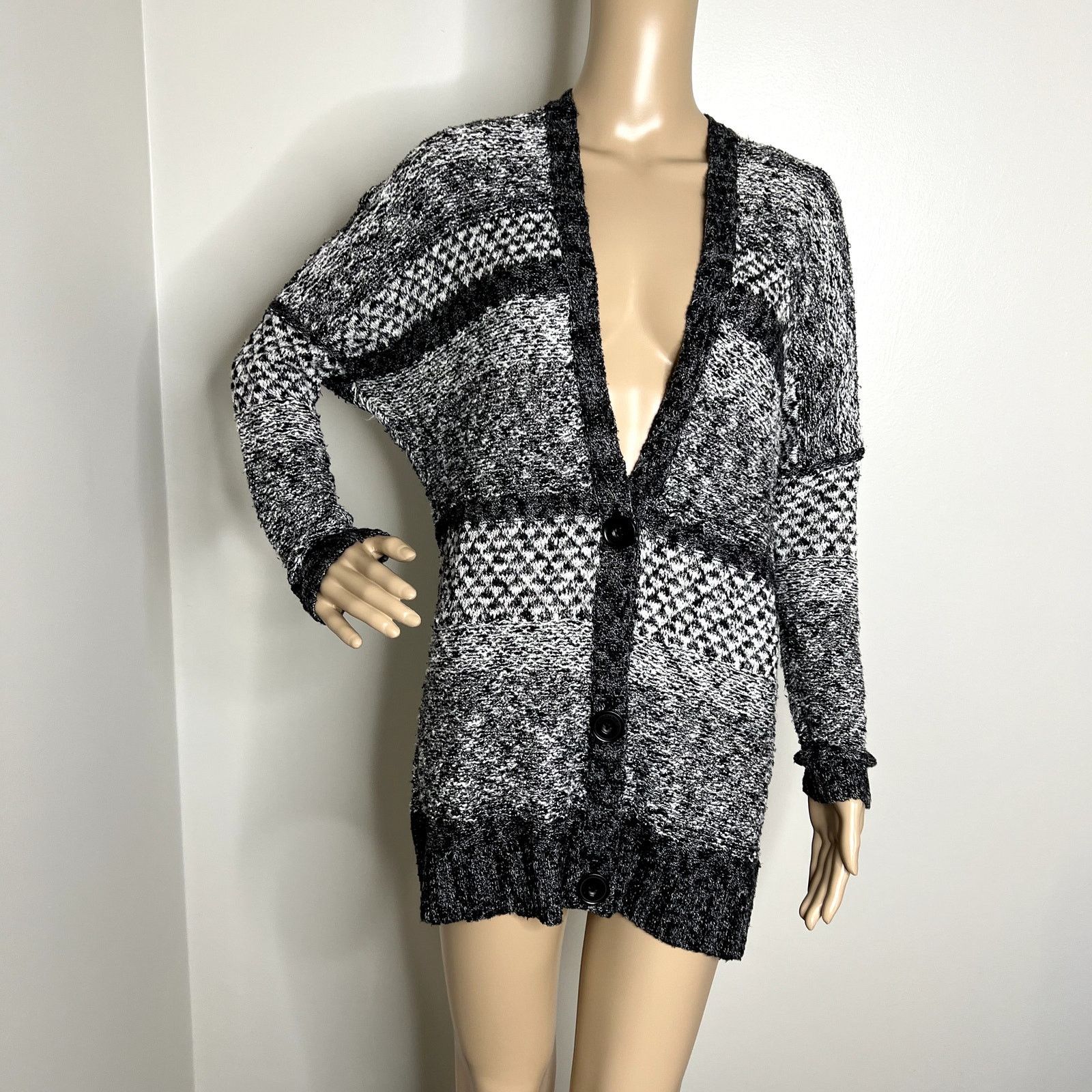 Abercrombie & Fitch Abercrombie & Fitch Knit Striped Button Cardigan Sweater Size XS / US 0-2 / IT 36-38 - 1 Thumbnail