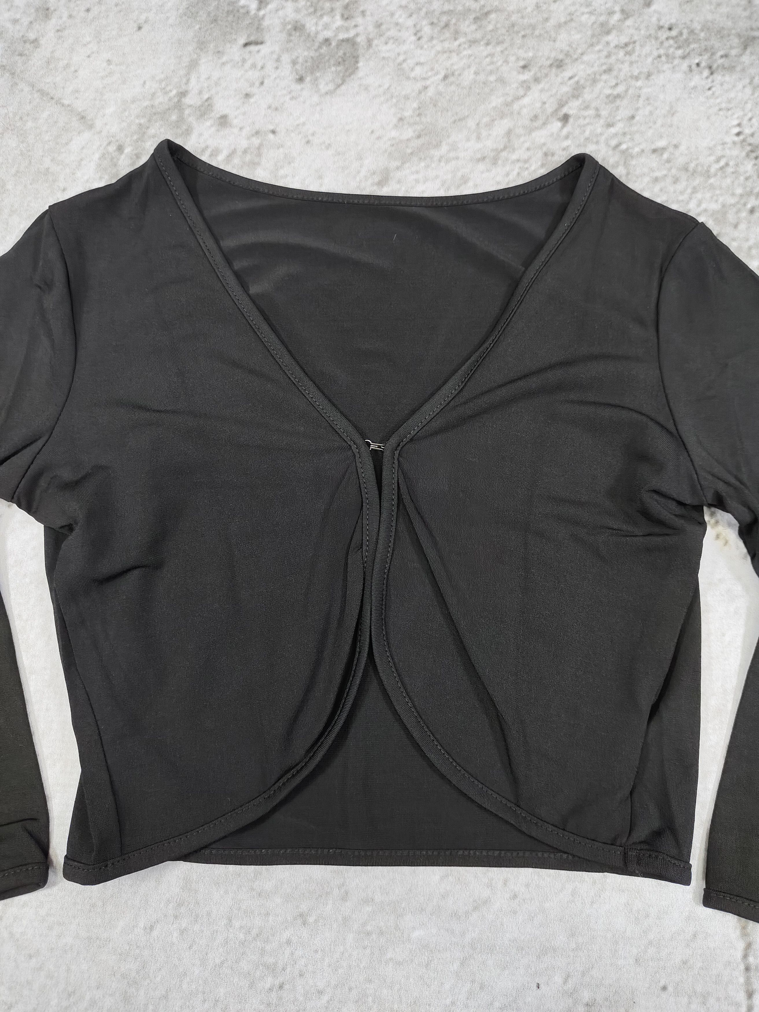 Japanese Brand TIKA Holic🇯🇵 Feminine Gothic Minimal Layering Cropped Size M / US 6-8 / IT 42-44 - 6 Thumbnail