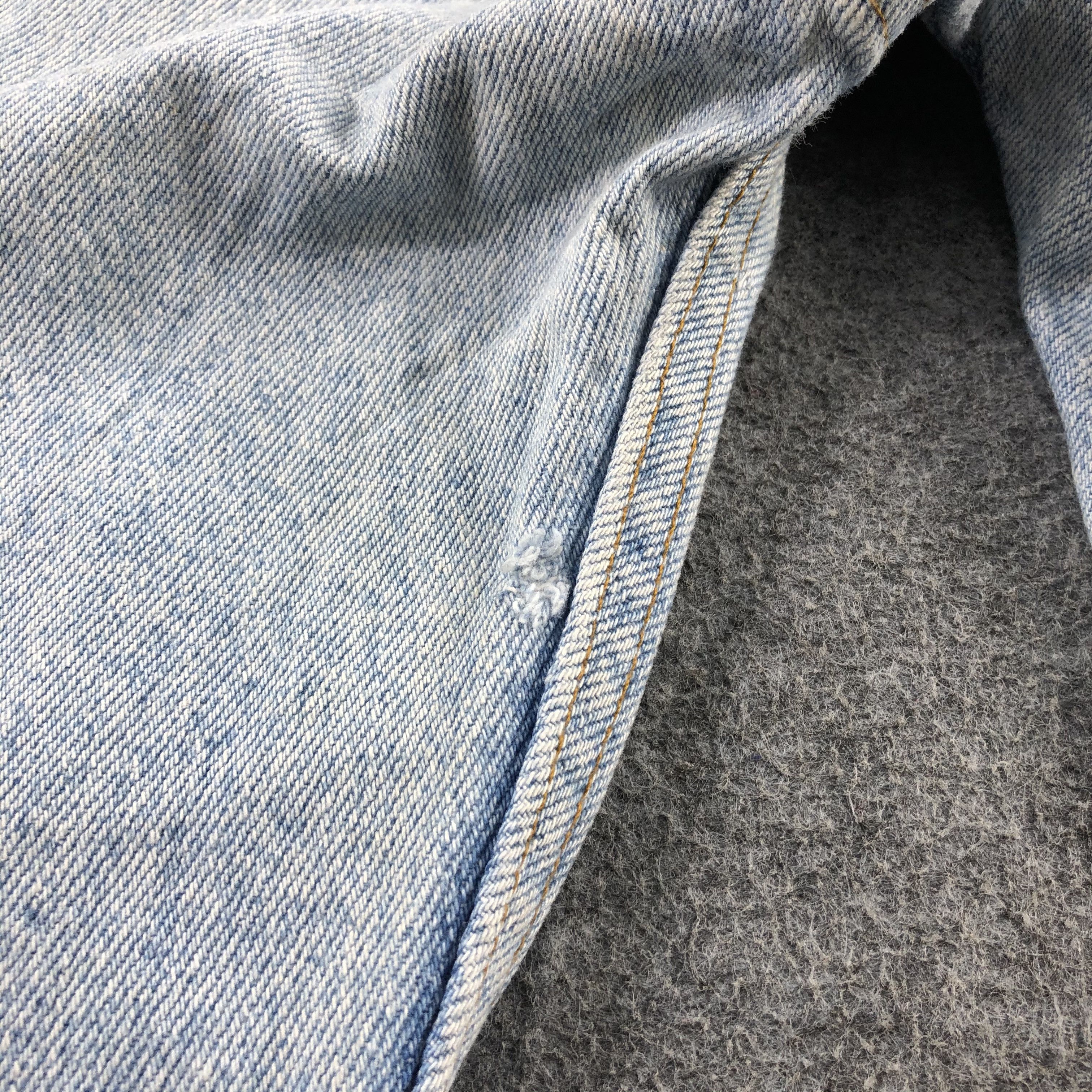 Levi's Vintage 90s Light Wash Levis 505 Jeans-J2593 Size US 36 / EU 52 - 10 Thumbnail