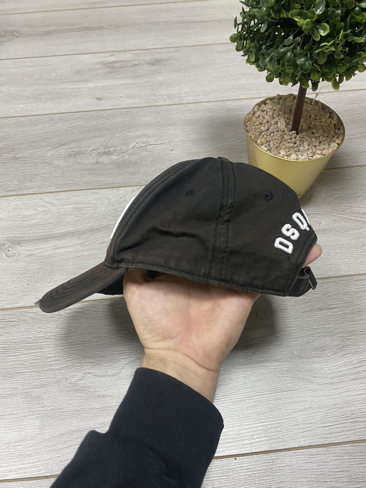 Dsquared2 Dsquared2 sun fade vintage Italy cap distressed Size ONE SIZE - 2 Thumbnail