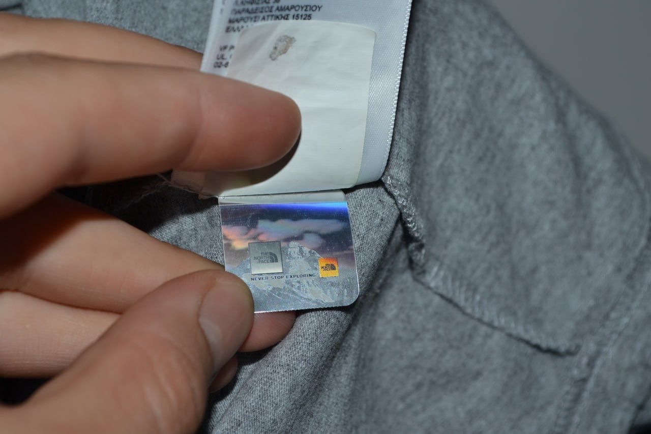 The North Face The North Face shirt size L Size US L / EU 52-54 / 3 - 7 Thumbnail