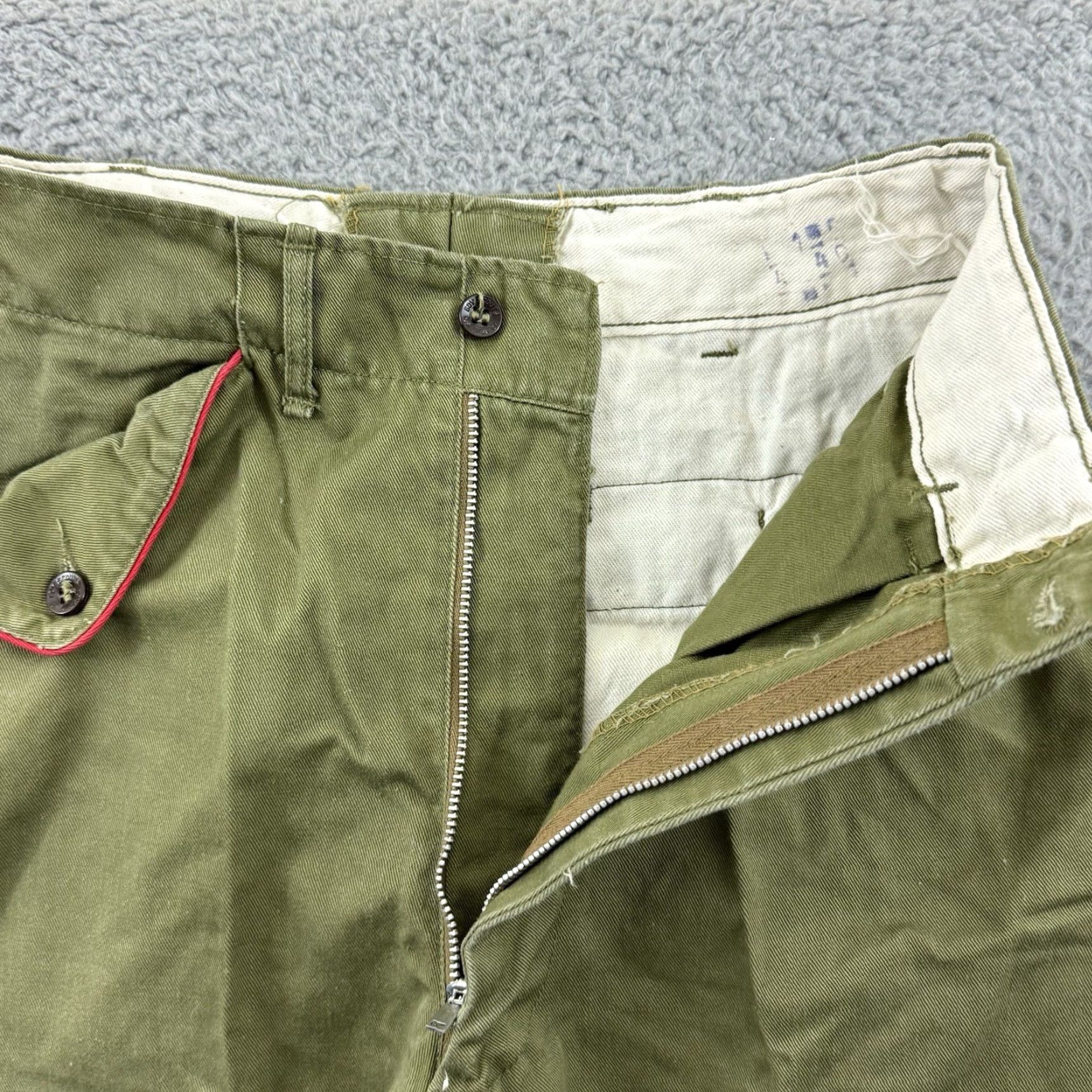 Vintage VINTAGE Boy Scouts Of America Pants Mens 26x28 Green Pleated Slacks 70s Outdoor Chino Straight 80s USA Mens Size US 26 / EU 42 - 4 Thumbnail