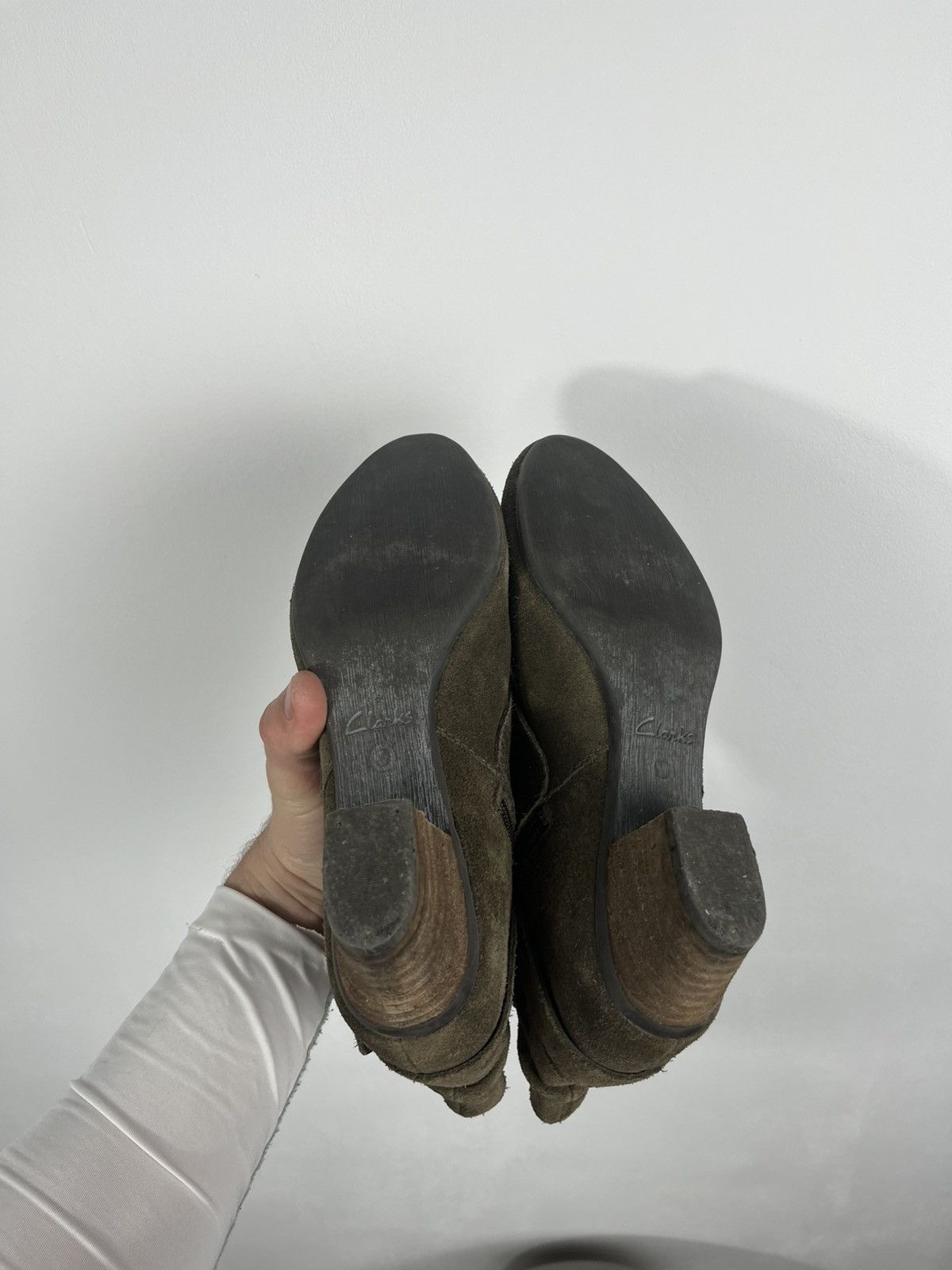 Clarks Clarks Suede Ankle Boots Buckle Low Heel Women EU 37.5 Brown Size US 6.5 / IT 36.5 - 10 Thumbnail