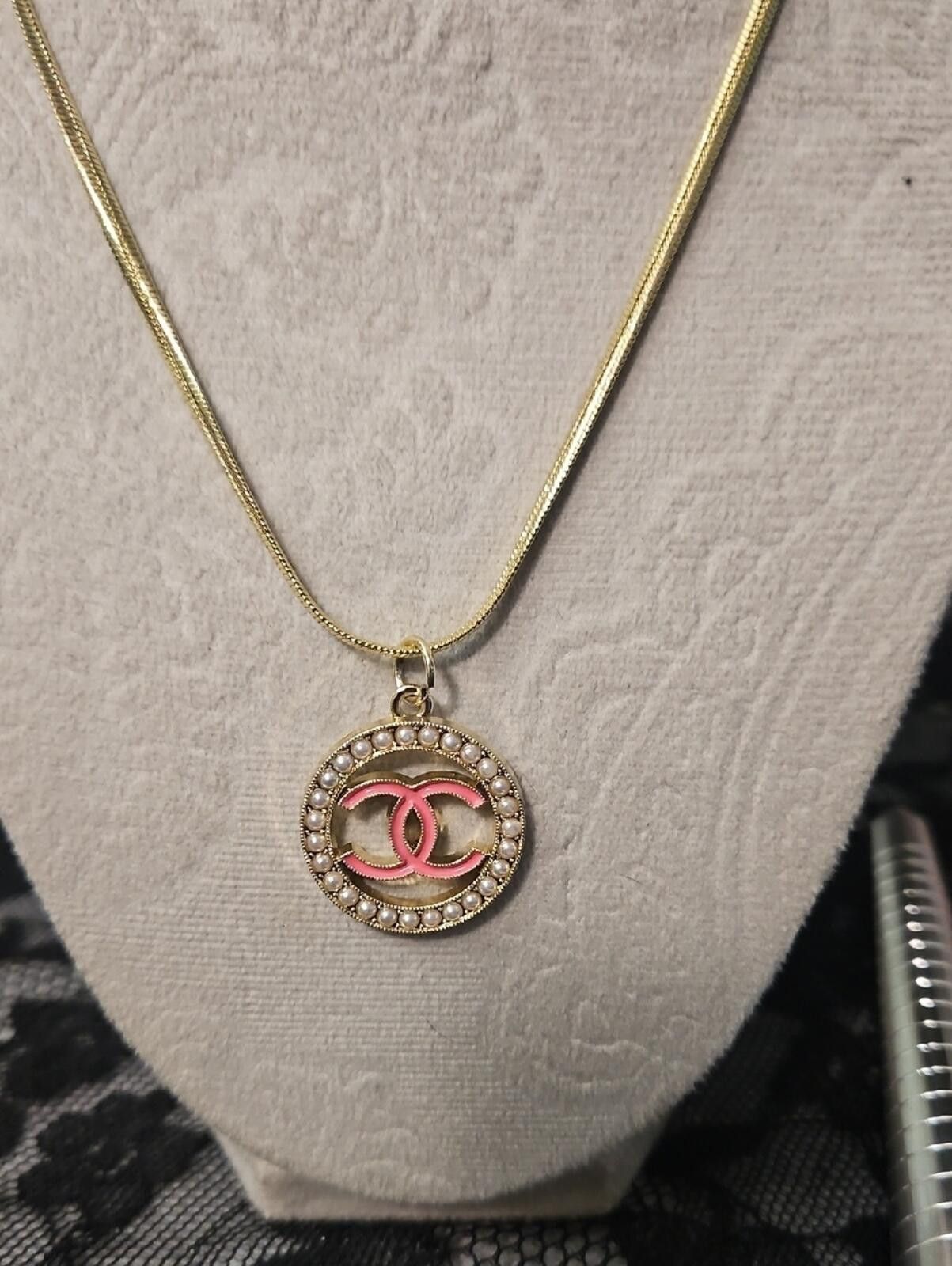 Other Gold-Tone Pink Interlocking CC Pendant Necklace Size ONE SIZE - 1 Thumbnail