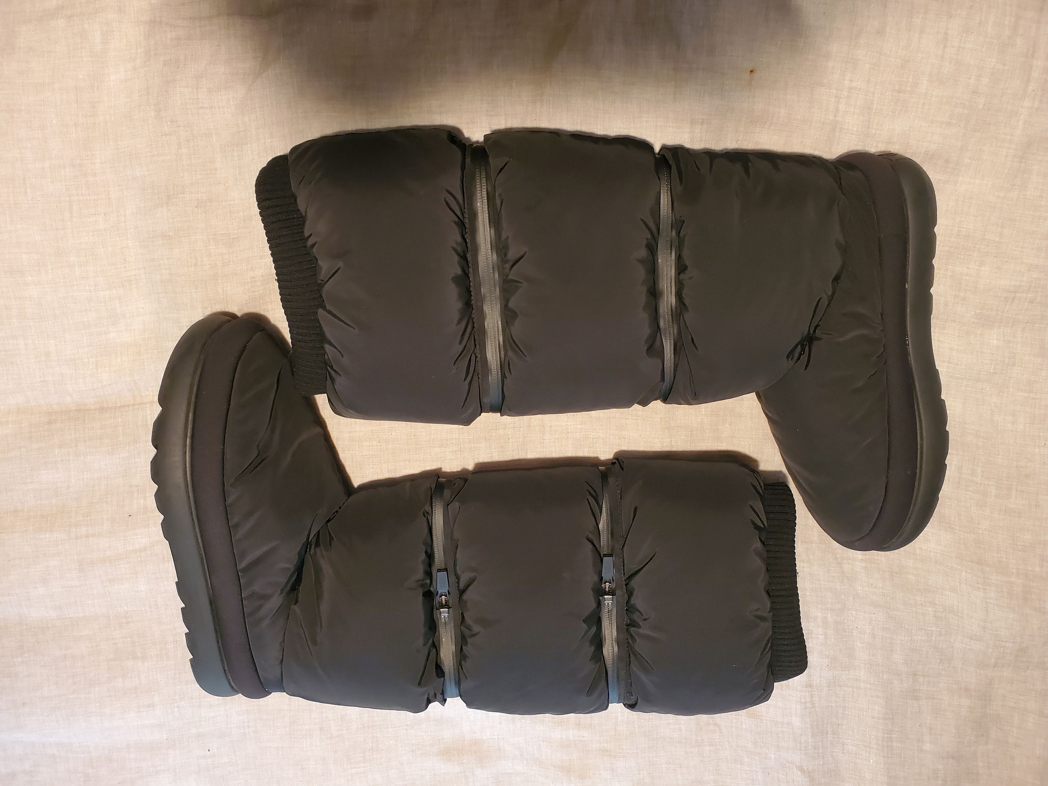 Ugg Ugg layered moon boots Size US 9 / EU 42 - 1 Thumbnail