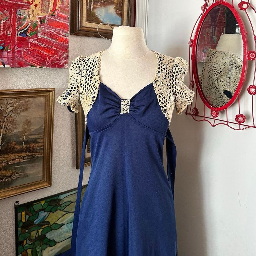 Other infinity navy blue cream lace vintage formal dress Size S / US 4 / IT 40 - 2 Thumbnail