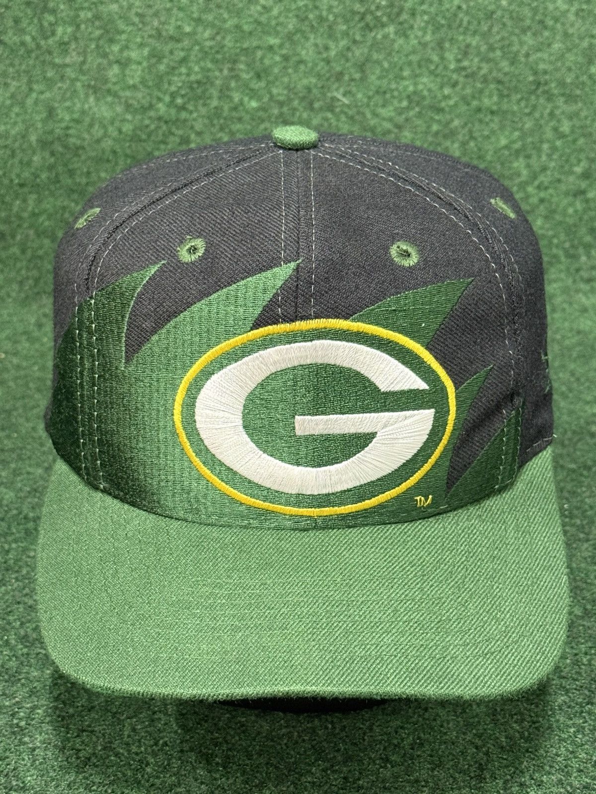 Logo Athletic Vintage Green Bay Packers Black Dome Shark Tooth Hat Size ONE SIZE - 1 Thumbnail
