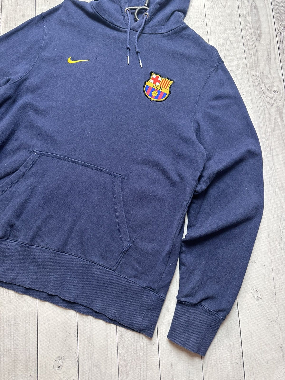 Nike × Vintage Vintage Nike Barcelona soccer hoodie size L logo Size US L / EU 52-54 / 3 - 3 Thumbnail