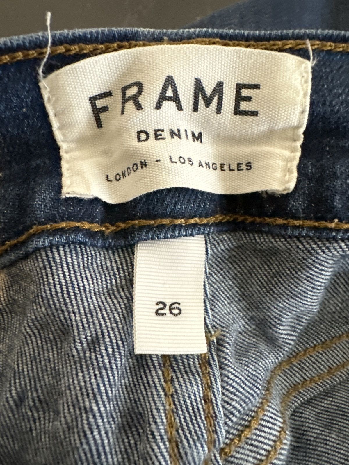 Frame Frame Le Skinny De Jeanne Crop Reverse V-Cuff Size 26" / US 2 / IT 38 - 8 Thumbnail