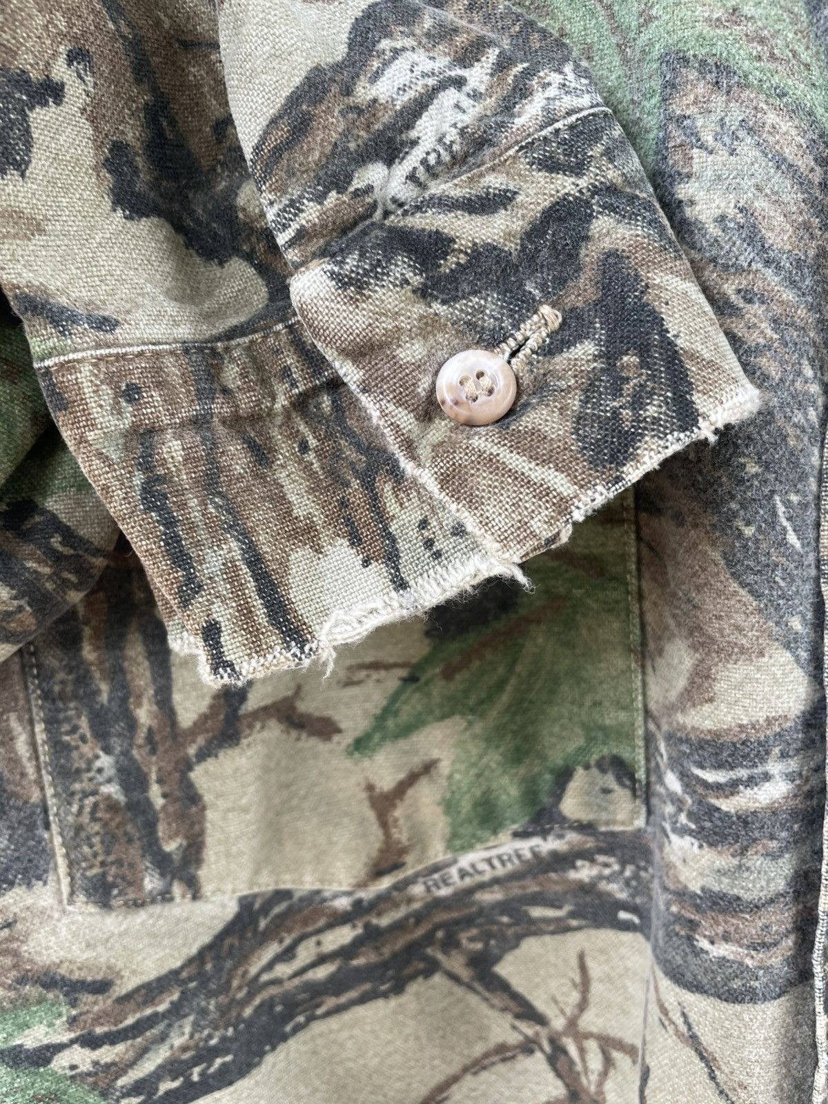 Japanese Brand × Vintage Vintage 80’s Distress Codet Real Tree Camo Usa Shirt Size US L / EU 52-54 / 3 - 6 Thumbnail