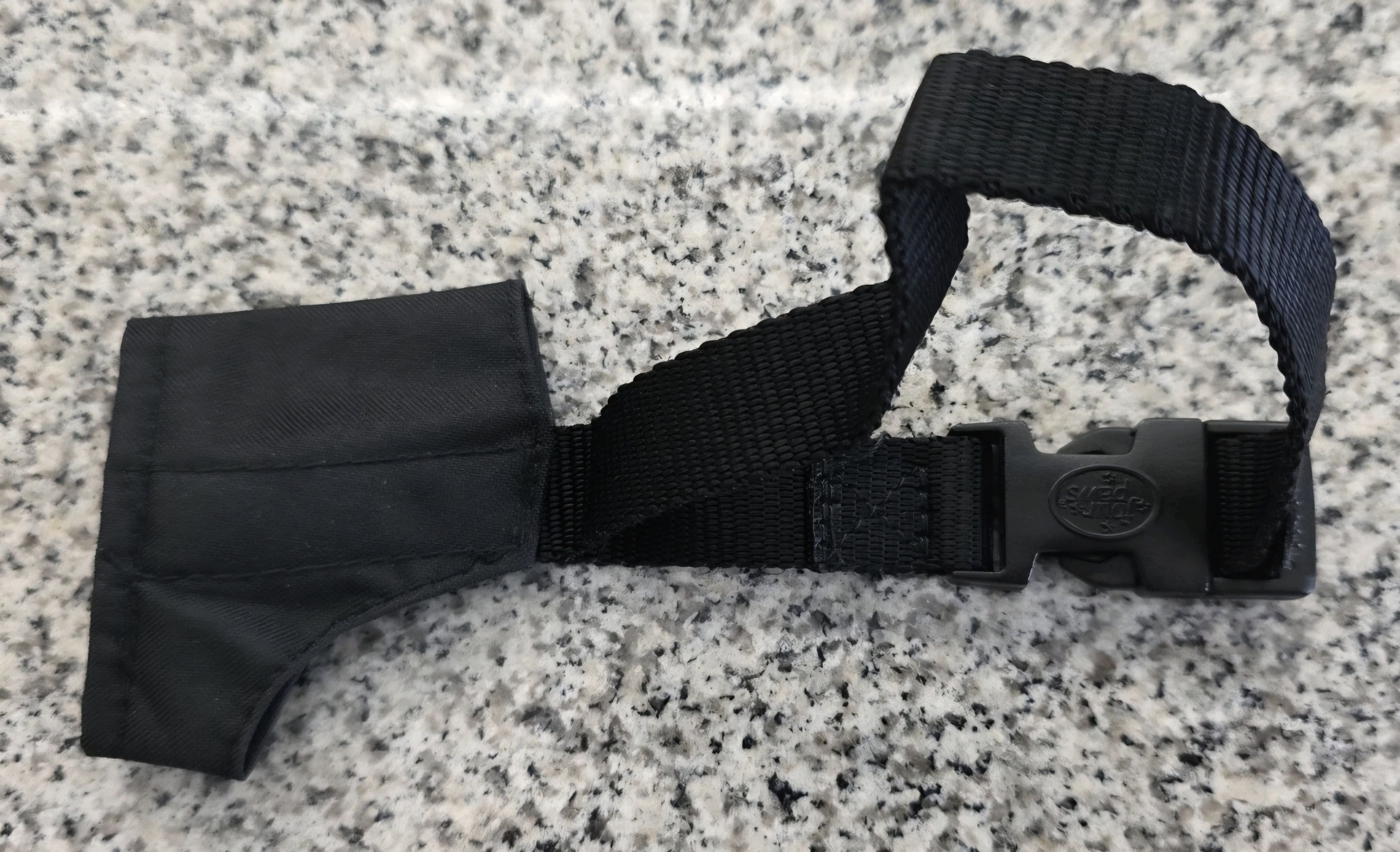 Other New Four Paws Walk-About Quick-Fit Dog Muzzle 0-XX-Small Size ONE SIZE - 4 Thumbnail