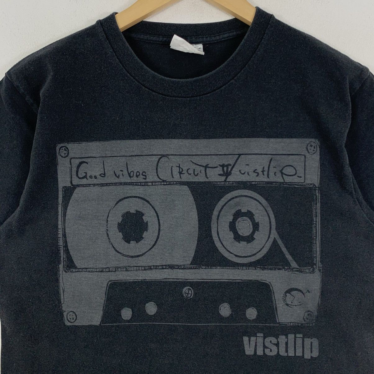 Japanese Brand VISTLIP Good Vibes Circuit 2 Japanese Band Tshirt Size US M / EU 48-50 / 2 - 4 Thumbnail
