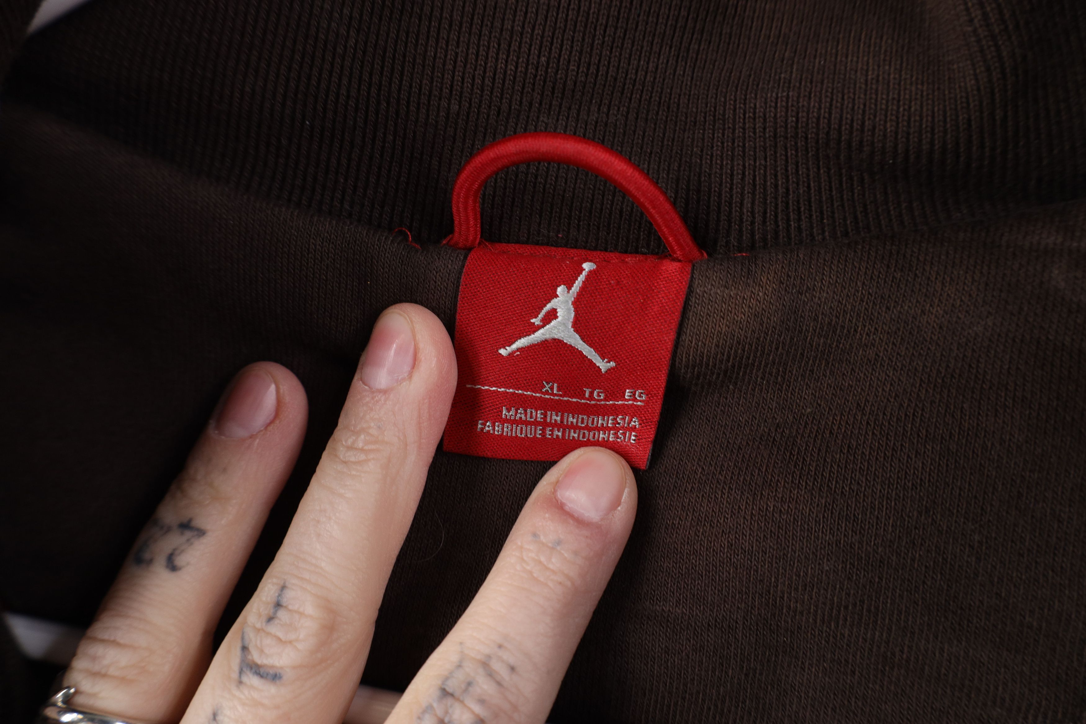Nike Vintage Nike Air Jordan Heavyweight Bomber Jacket Brown Size US XL / EU 56 / 4 - 9 Thumbnail