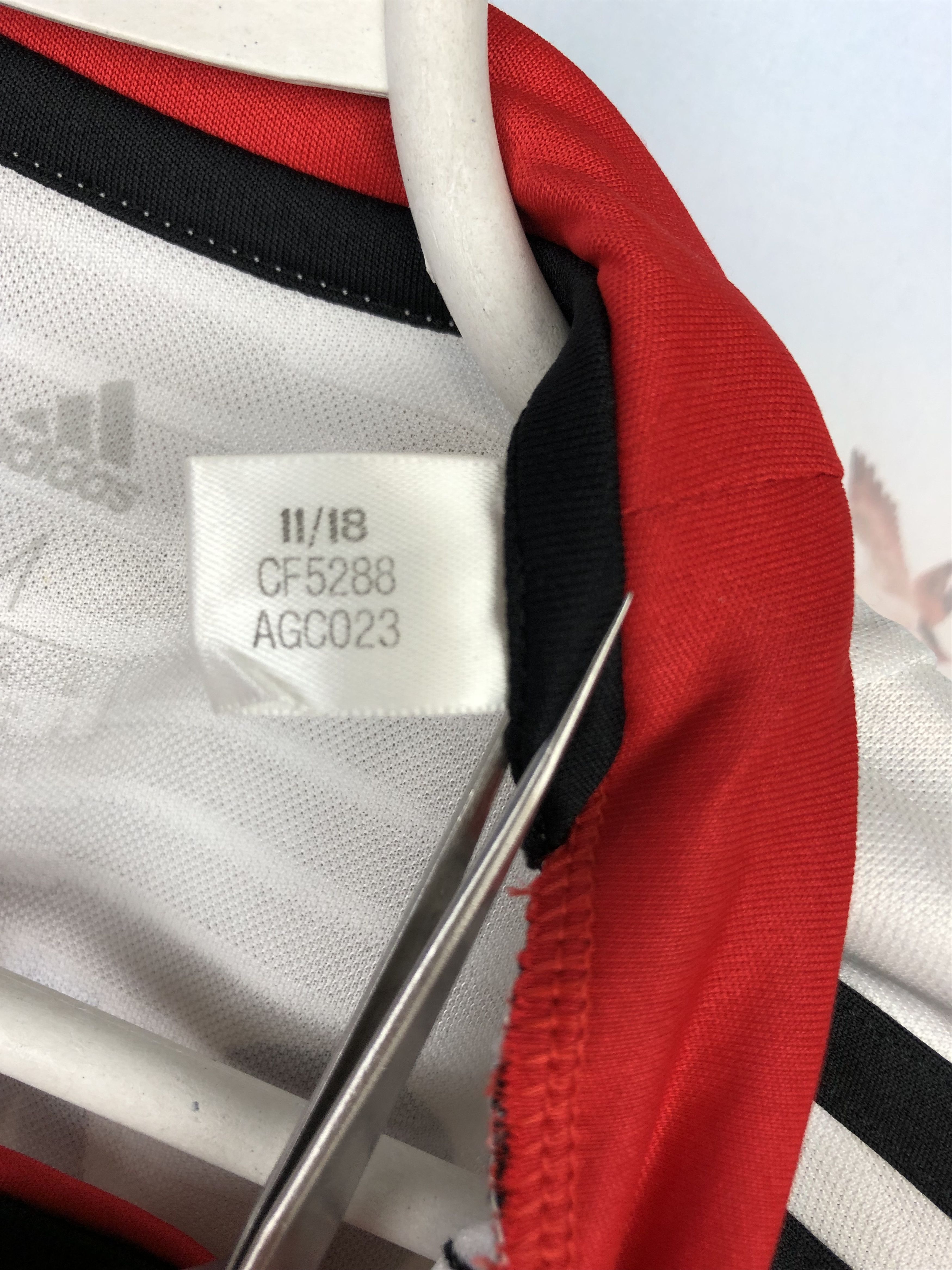 Adidas Benfica football shirt 2018 Soccer Adidas Jersey Tee Hype Size US M / EU 48-50 / 2 - 7 Thumbnail