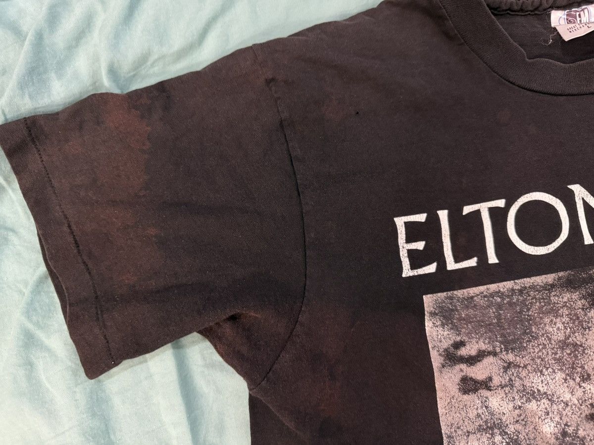 Vintage Thrashed Vintage 90s Elton John & Ray Cooper 1995 T Shirt Size US L / EU 52-54 / 3 - 4 Thumbnail