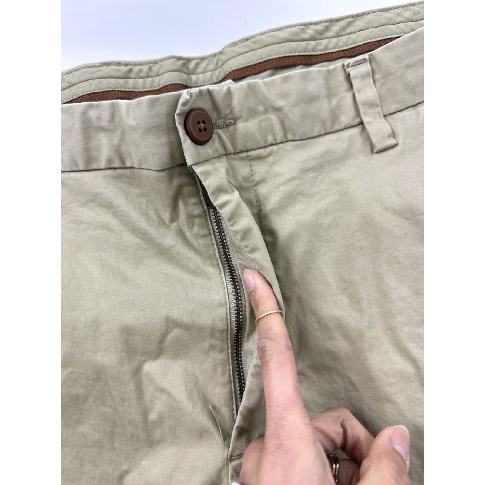 Tommy Bahama Tommy Bahama Shorts Men’s 38 Khaki Chino Twill Golf Casual Pockets Flat Front Zip Beige Cotton Spandex Regular Men Size US 38 / EU 54 - 3 Thumbnail