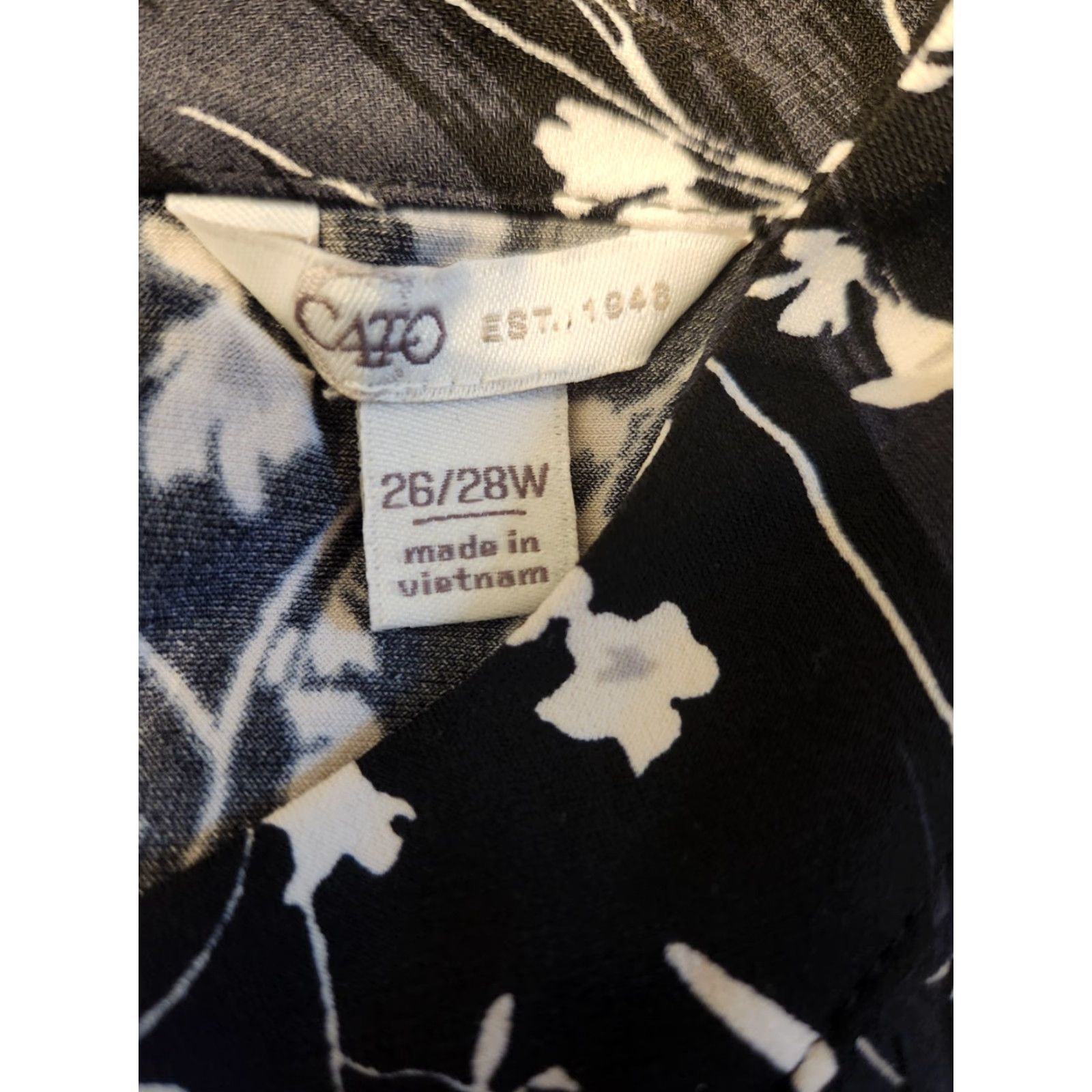 Vintage Cato Blouse Black Floral Keyhole Trim Silky Top 4X Plus Size Womens Casual Sleeve Round Neck Size XXL / US 16-18 / IT 52-54 - 6 Thumbnail