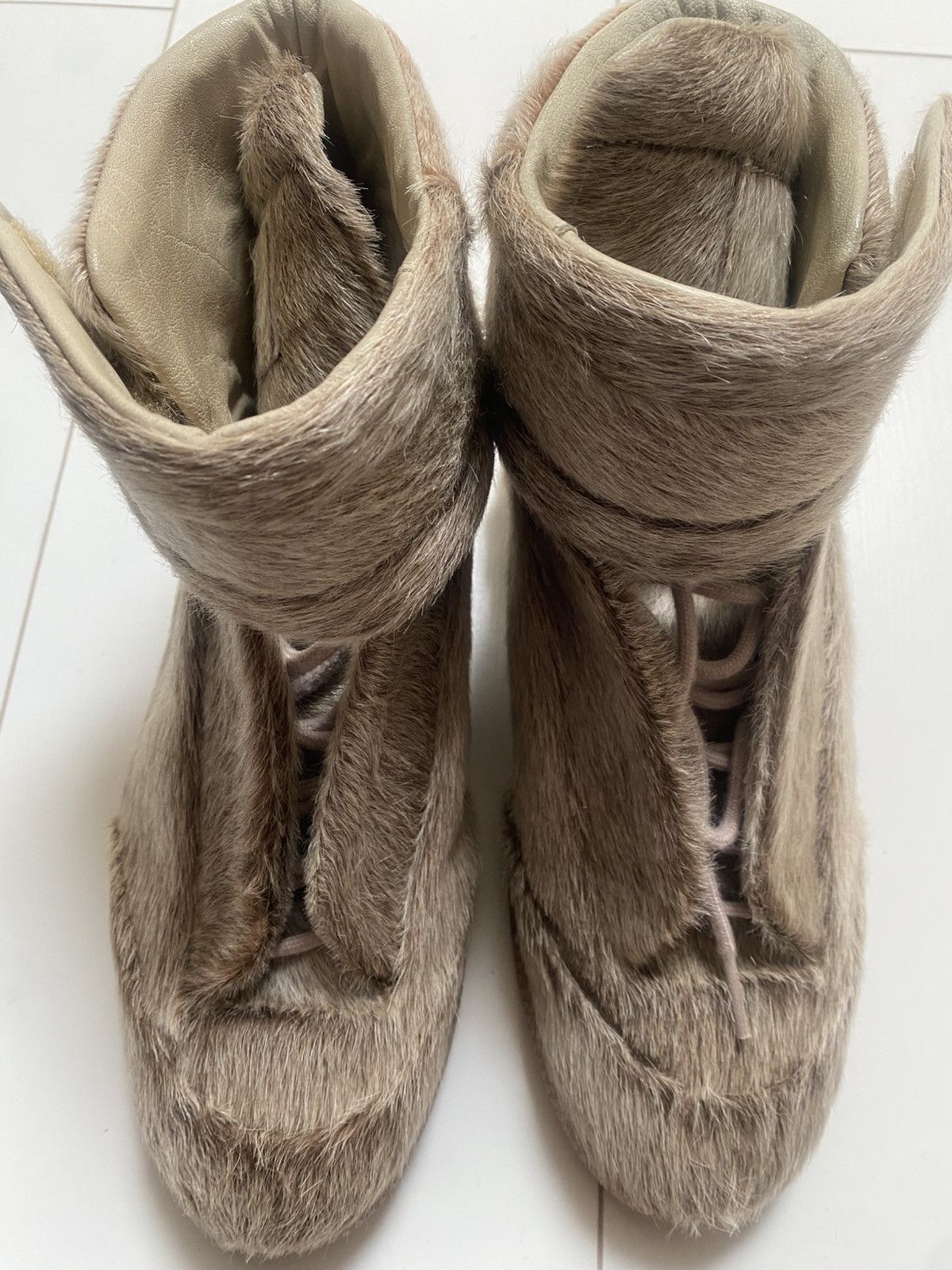 Maison Margiela Maison Martin Margiela Pony Hair Boots Beige Archive EU41 Size US 8 / EU 41 - 2 Thumbnail