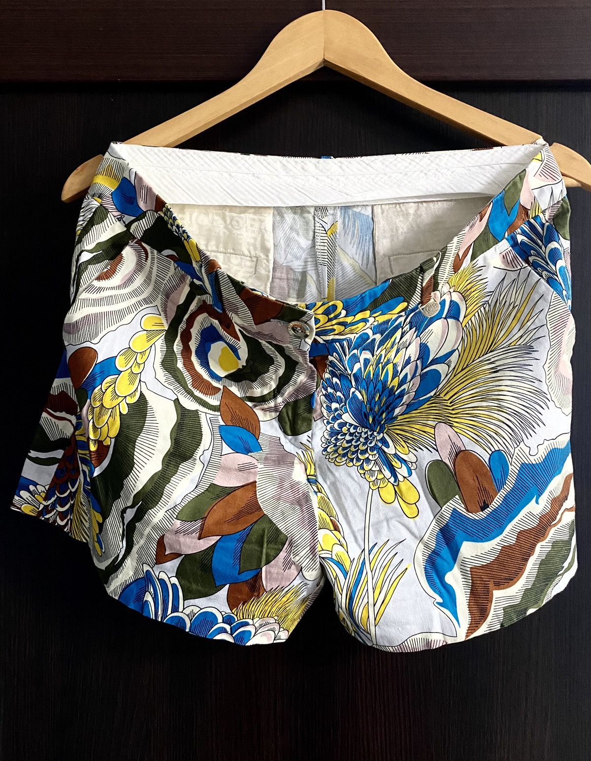 Iceberg Women’s Iceberg Full Print Floral Flower Cotton Shorts Size 28" / US 6 / IT 42 - 4 Thumbnail