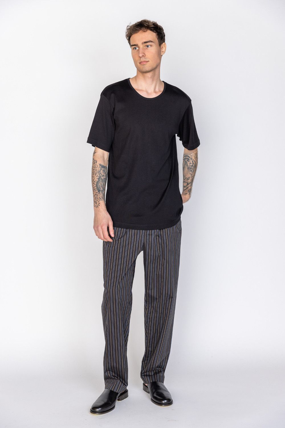 Lemaire o1s22i1n1024 Wide Round Neck T-Shirt in Black Size US M / EU 48-50 / 2 - 2 Thumbnail