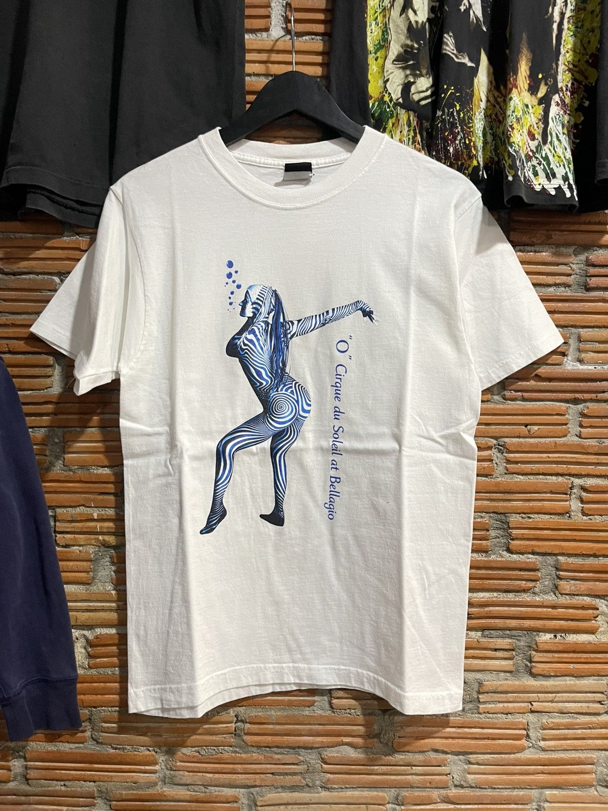 Arts & Science RARE VINTAGE "O" Cirque du Soleil Las Vegas Graphic Tee Size US M / EU 48-50 / 2 - 1 Thumbnail