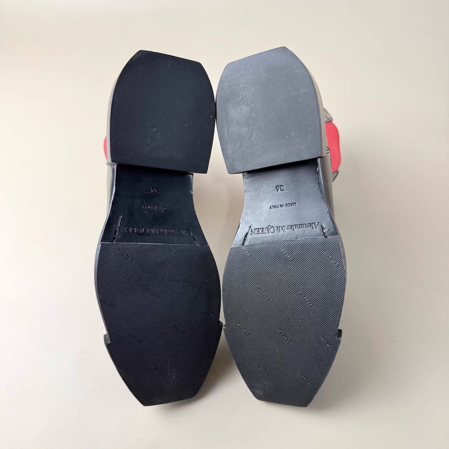 Alexander McQueen Alexander McQueen Black & Red Chelsea Boots EU36 Size US 5 / IT 35 - 7 Thumbnail
