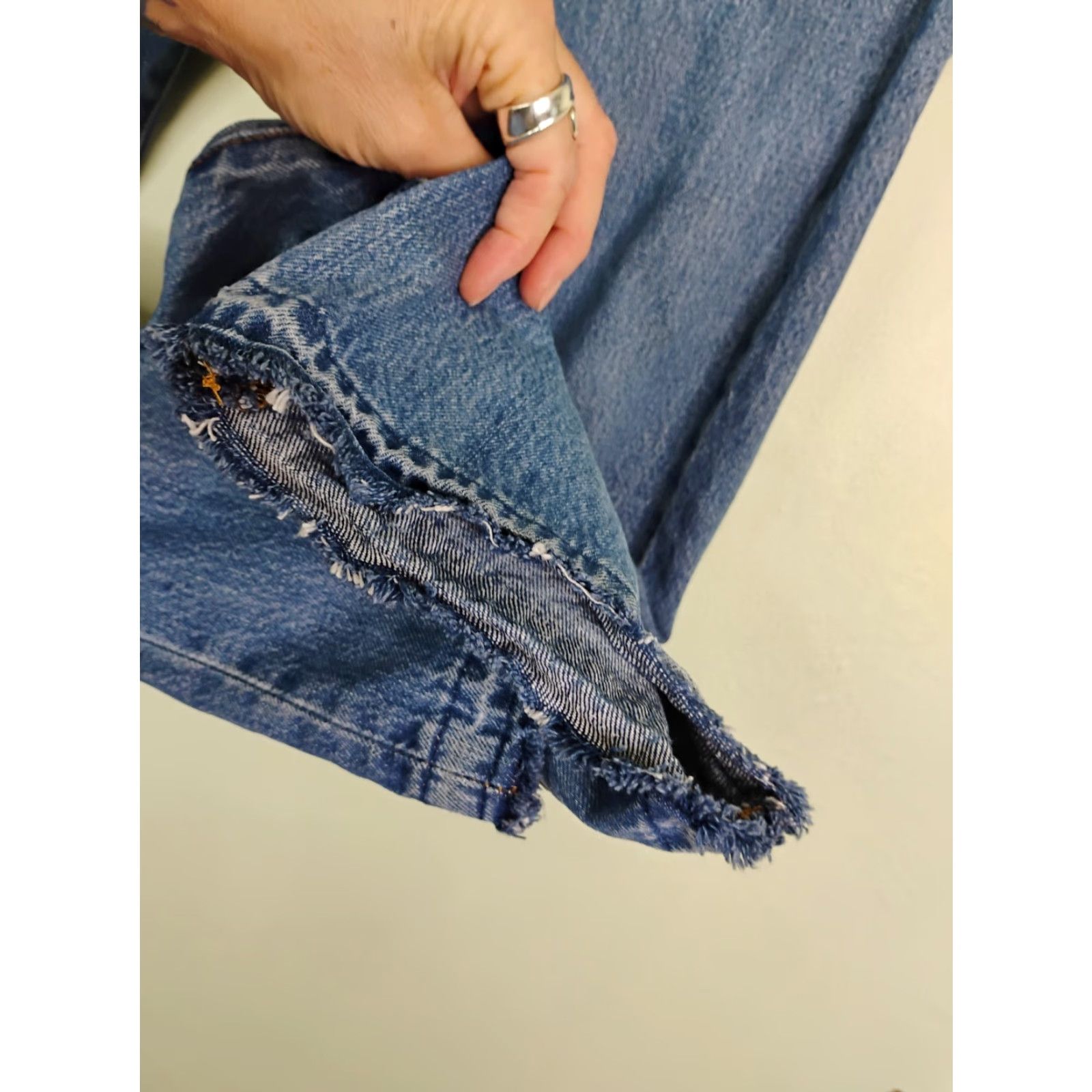 Levi's Levi's 501 Jeans Denim Medium Wash Regular Straight Vintage No 501 Series 32x30 Mens Jeans Frayed Size US 32 / EU 48 - 4 Thumbnail