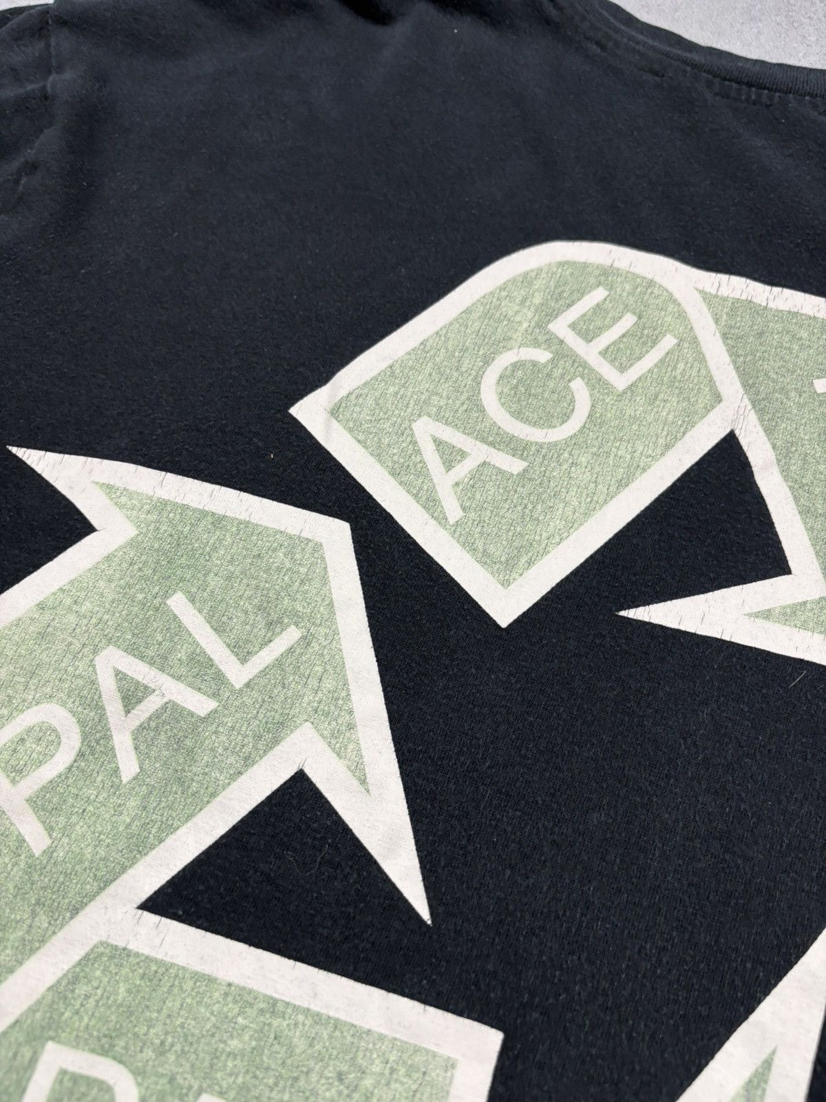 Palace Palace Skateboards Recycle Logo T-Shirt Black Streetwear Y2K Size US L / EU 52-54 / 3 - 6 Thumbnail