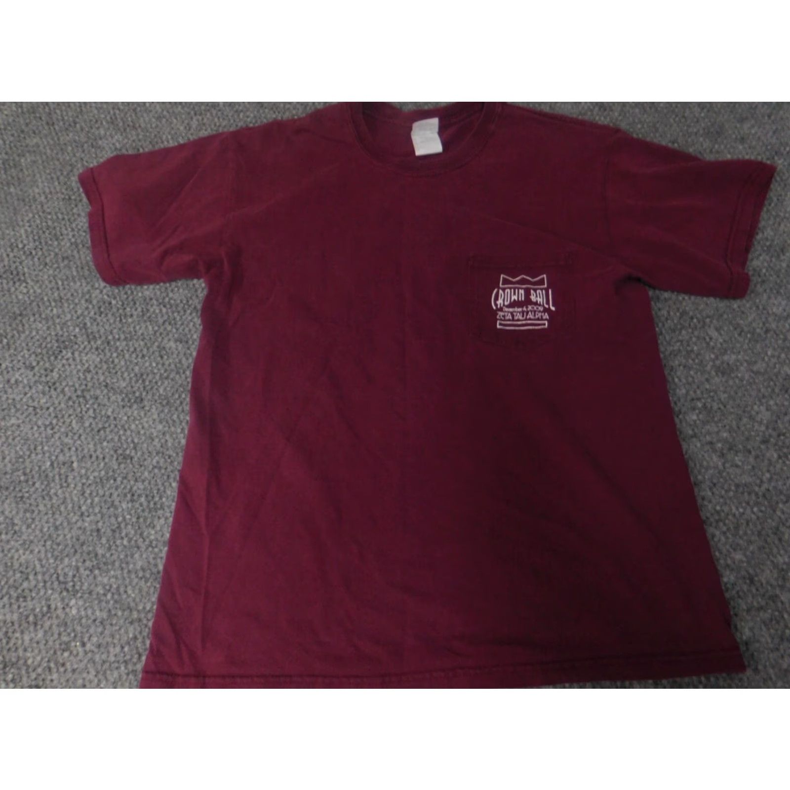 Gildan Gildan Shirt Mens Medium Burgundy Colorful Modern Crew Neck Cotton Blend Polyester Button T-Shirt Short Sleeve Zeta Tau Alpha Reg Size US M / EU 48-50 / 2 - 2 Thumbnail
