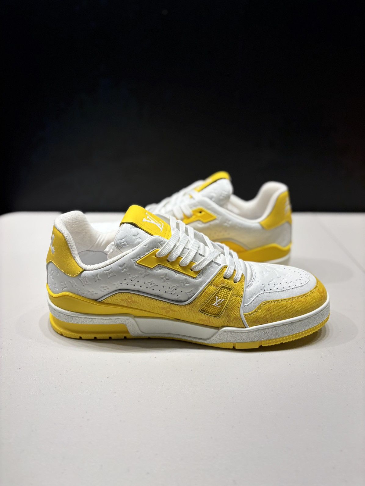 Louis Vuitton Louis Vuitton Yellow 54 Trainers Size US 10 / EU 43 - 2 Thumbnail