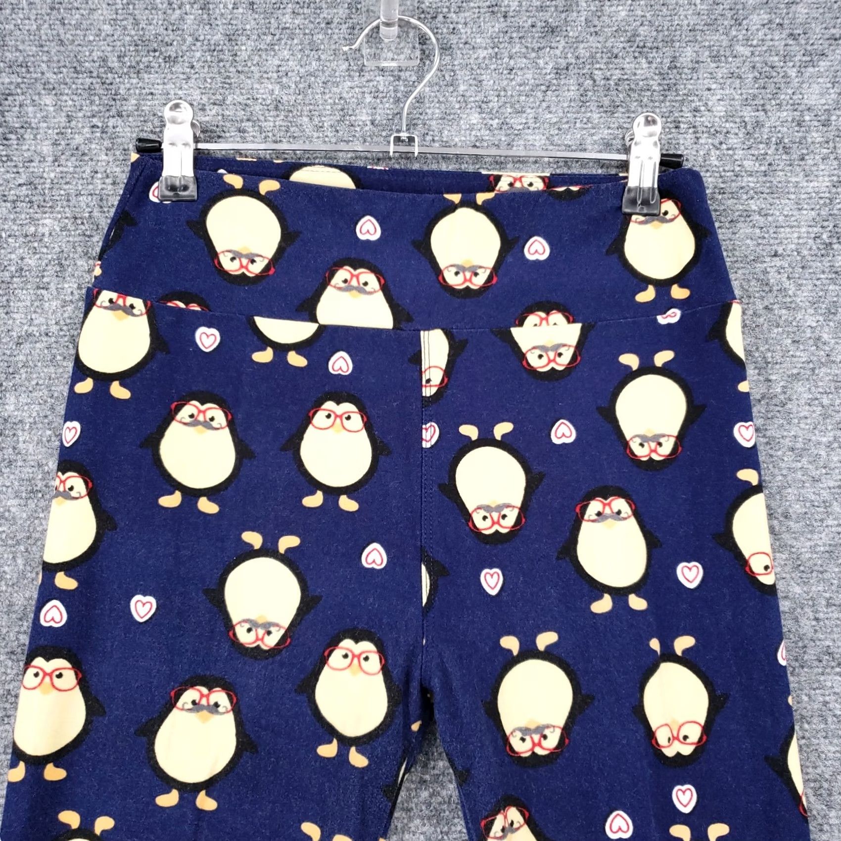 Vintage LuLaRoe Leggings Womens One Size Blue Penguin Heart Animal Print Stretch Casual Size 42" / US 20 - 2 Thumbnail