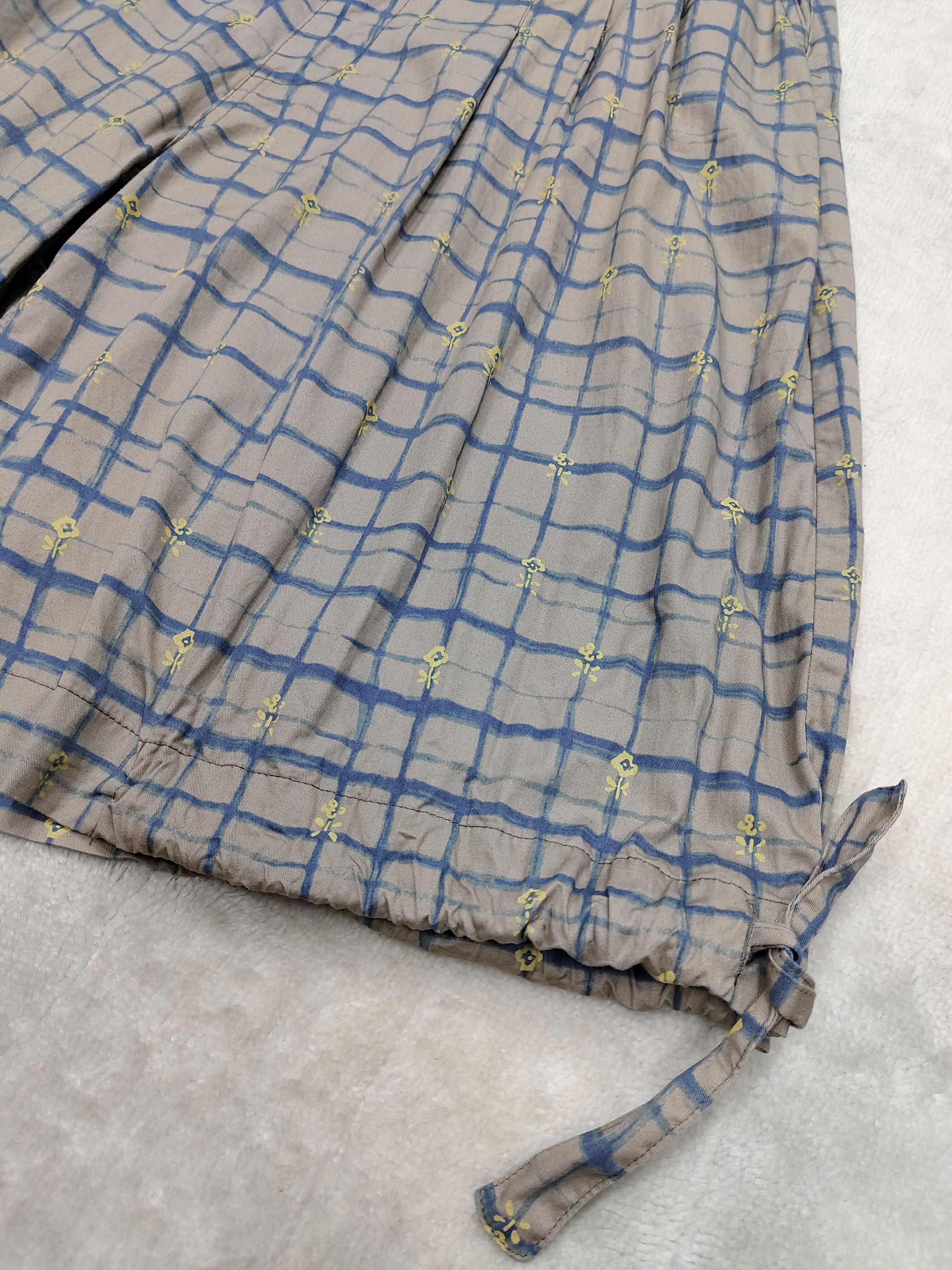Ne-Net Ne-Net🇯🇵 Plaid Flowers Graphic Wide Leg Balloon Pants Size 29" - 3 Thumbnail
