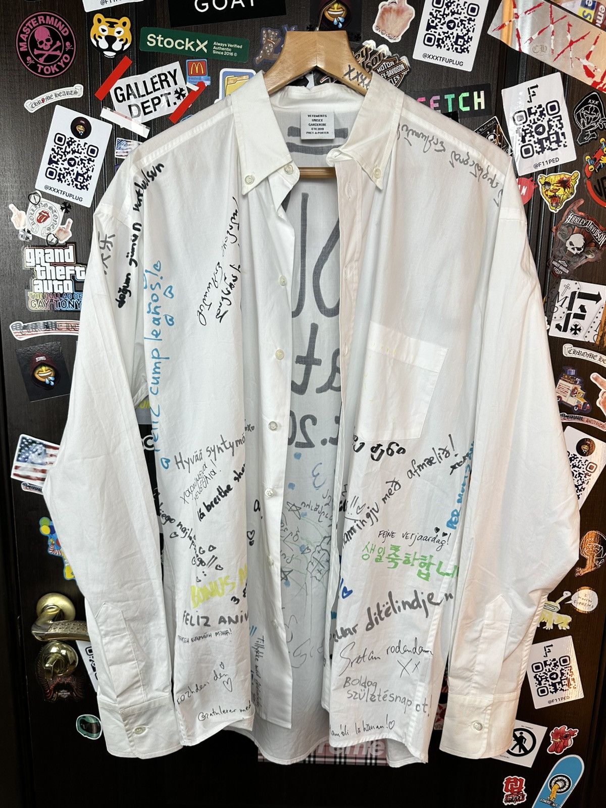 Vetements SS19 Graffiti Shirt Size US XS / EU 42 / 0 - 1 Thumbnail