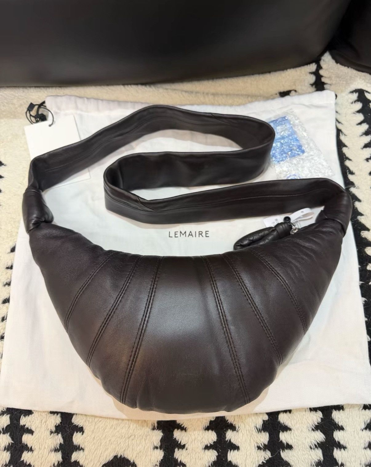 Lemaire Lemaire Small Sheepskin Croissant Crossbody Bag K62 Size ONE SIZE - 1 Thumbnail