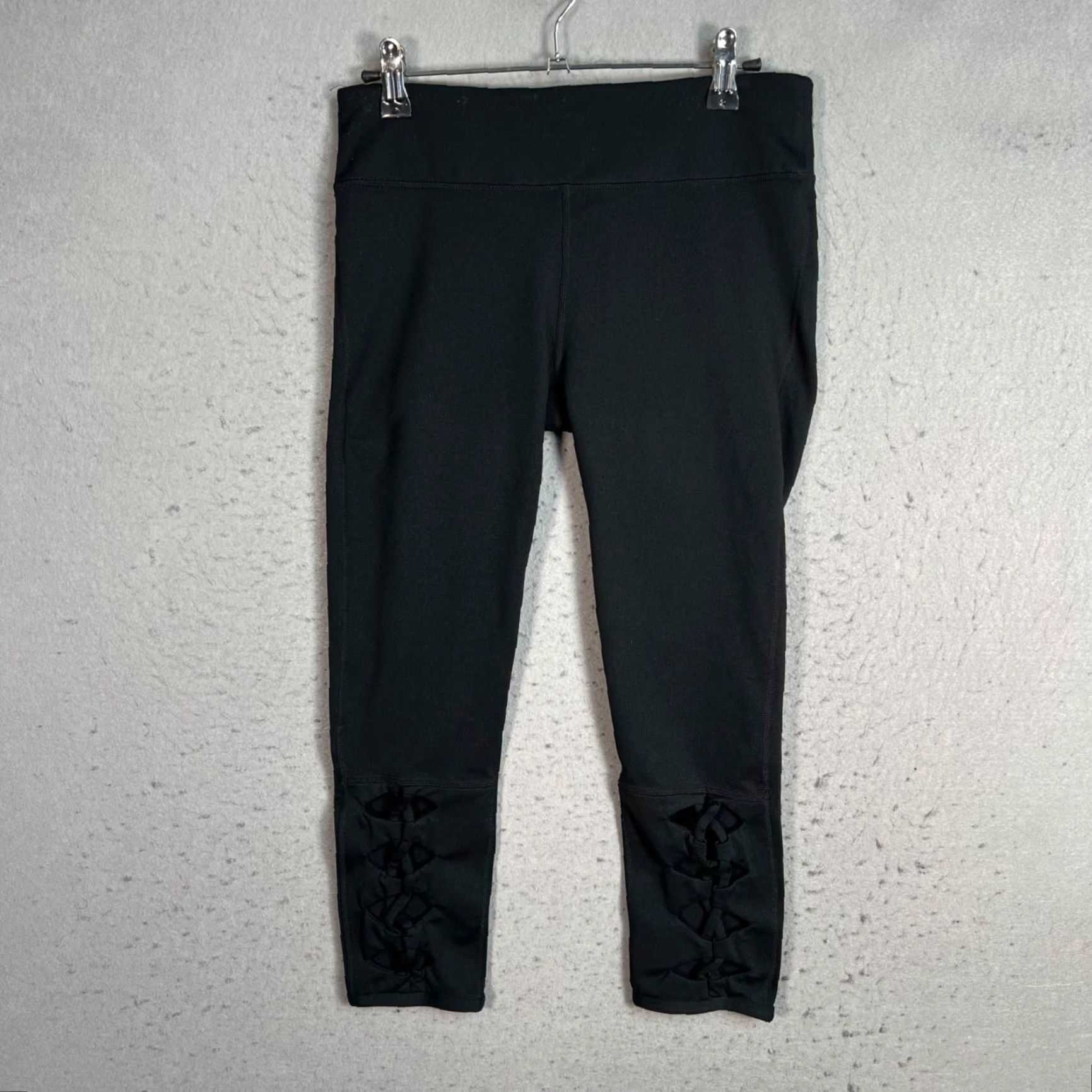 Fabletics Fabletics Womens Leggings Size Small Black Workout W/ Lattice Ankle Detail Size 28" / US 6 / IT 42 - 2 Thumbnail