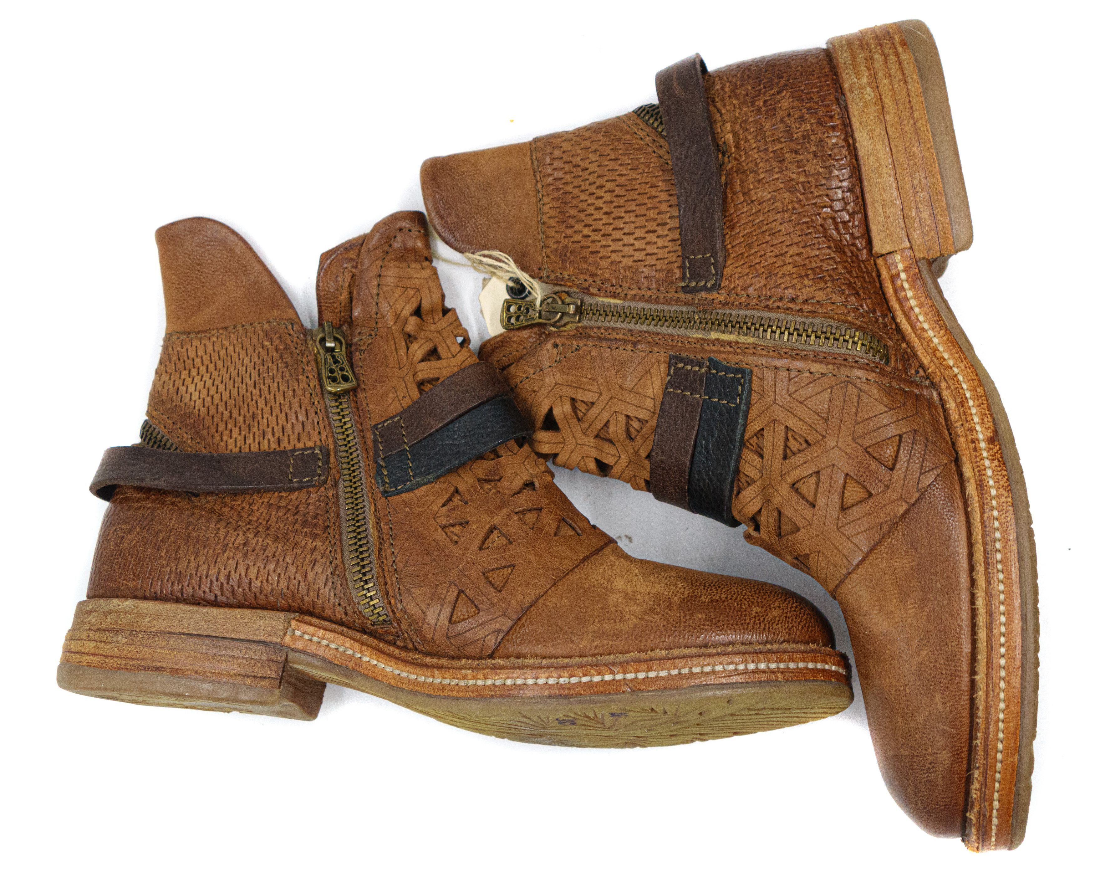 A.S.98 Napoleon Belted Leather Boots With Tags Size US 6 / IT 36 - 6 Thumbnail
