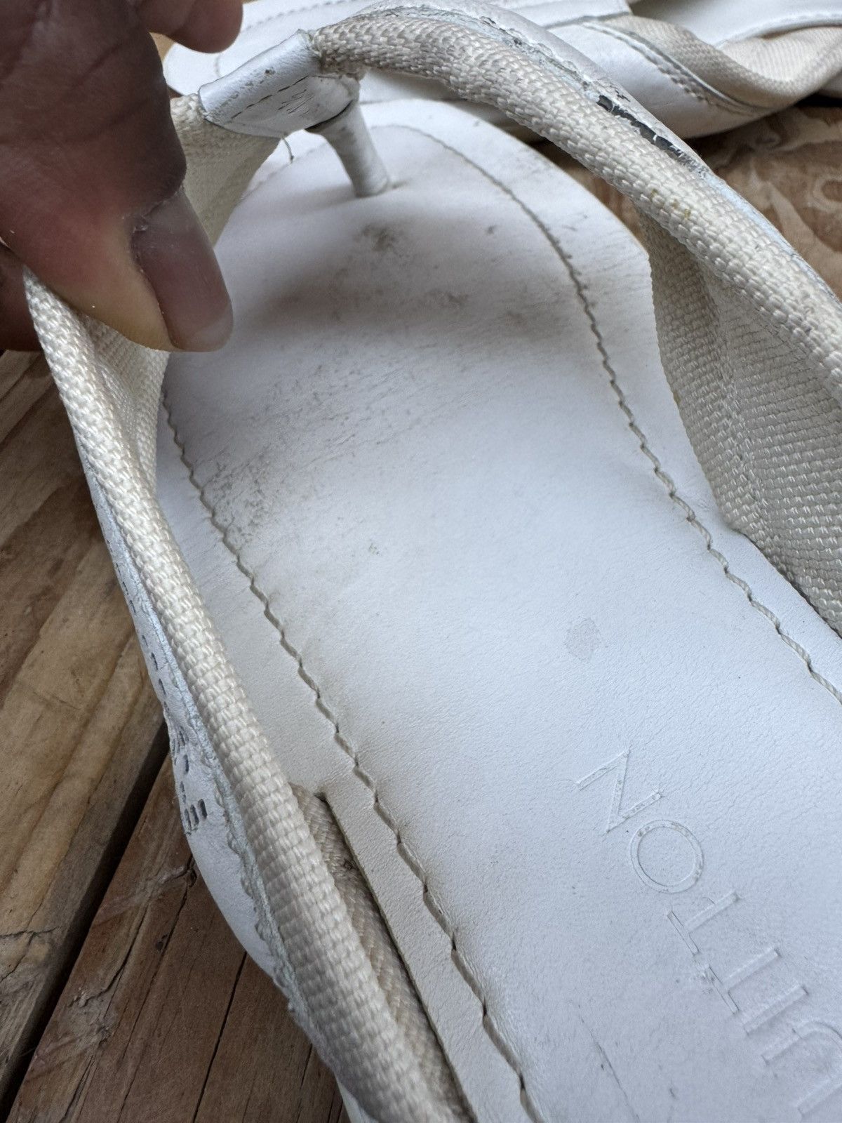 Louis Vuitton Louis vuitton White Leather strappy Men’s sandals UK 10.5 Size US 11.5 / EU 44-45 - 13 Thumbnail