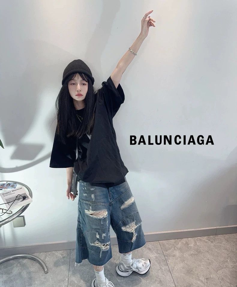 Balenciaga Balenciaga size XS New denim shorts in summer Size US 26 / EU 42 - 6 Thumbnail
