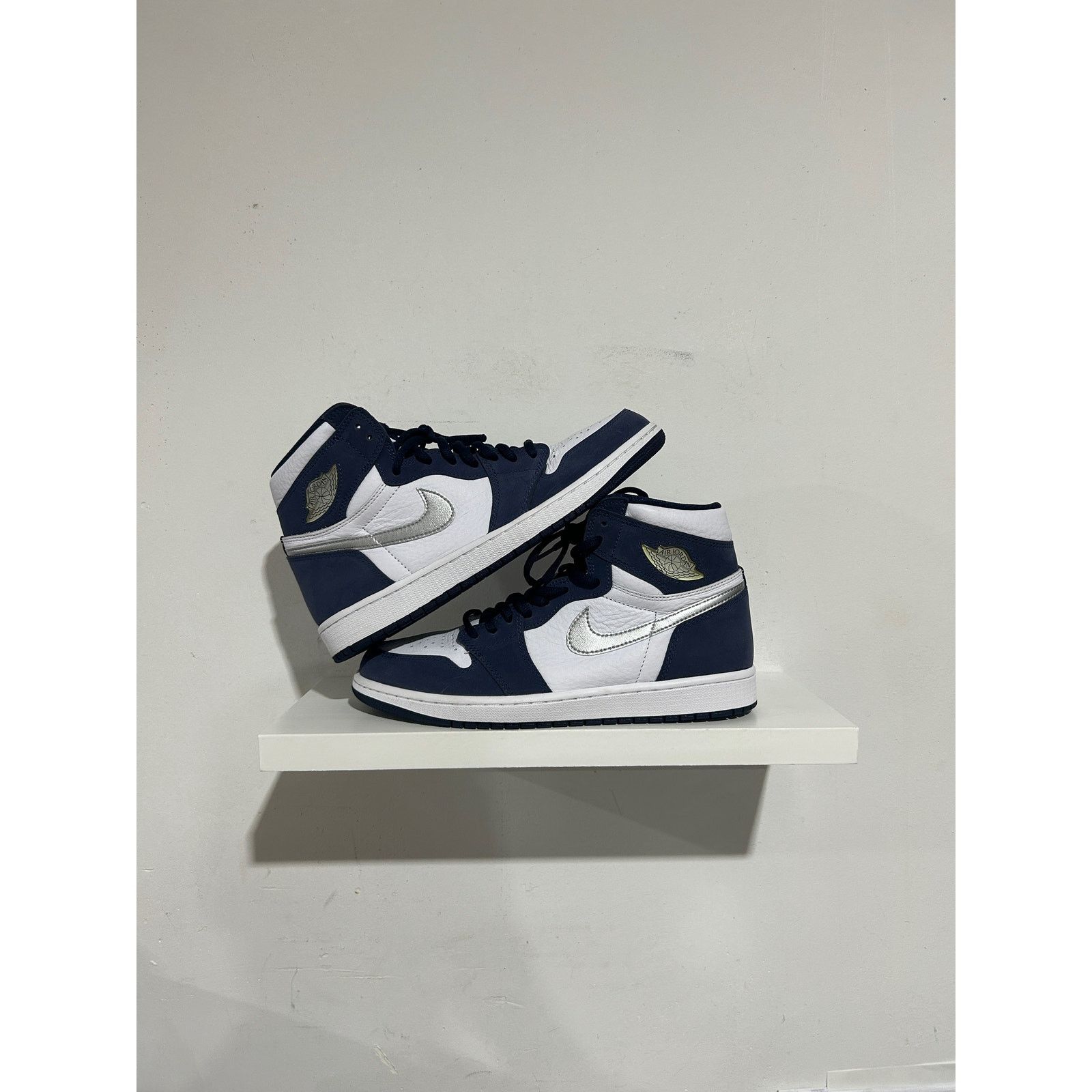 Jordan Brand JORDAN 1 MIDNIGHT NAVY SIZE 10 Size US 10 / EU 43 - 4 Thumbnail