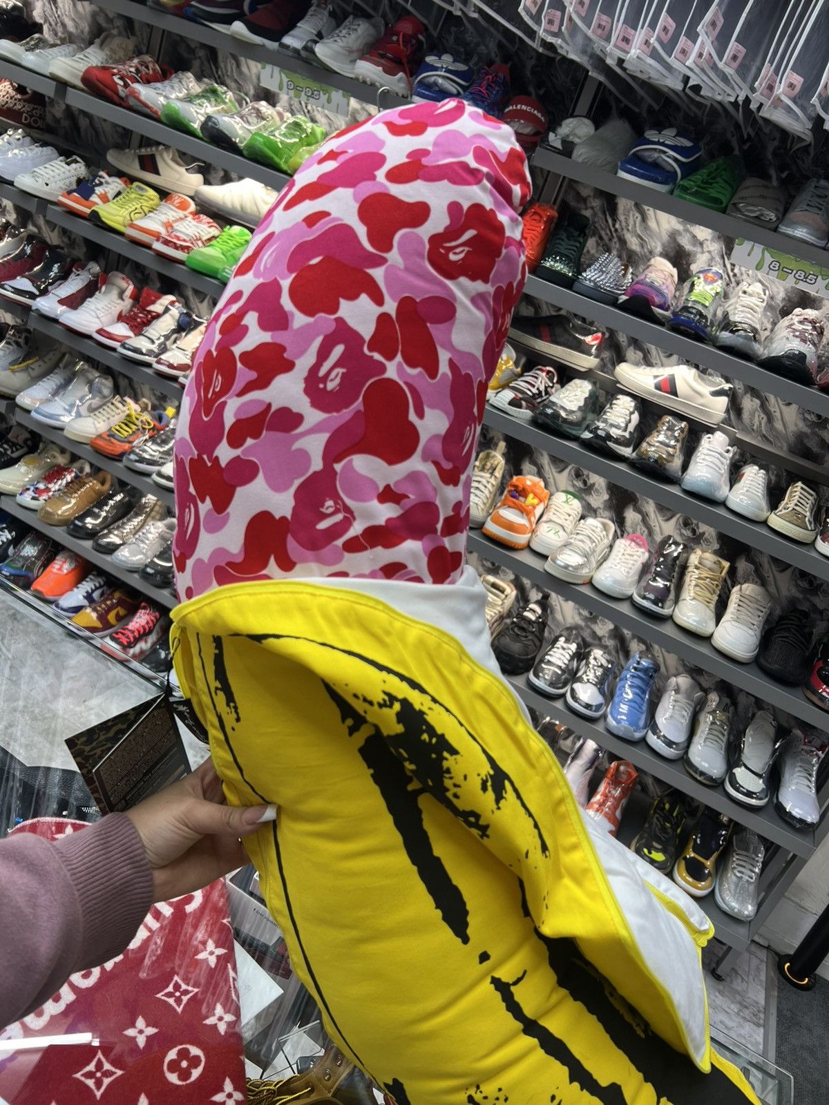 Bape BAPE x Medicom x Andy Warhol Banana Cushion Size ONE SIZE - 1 Thumbnail