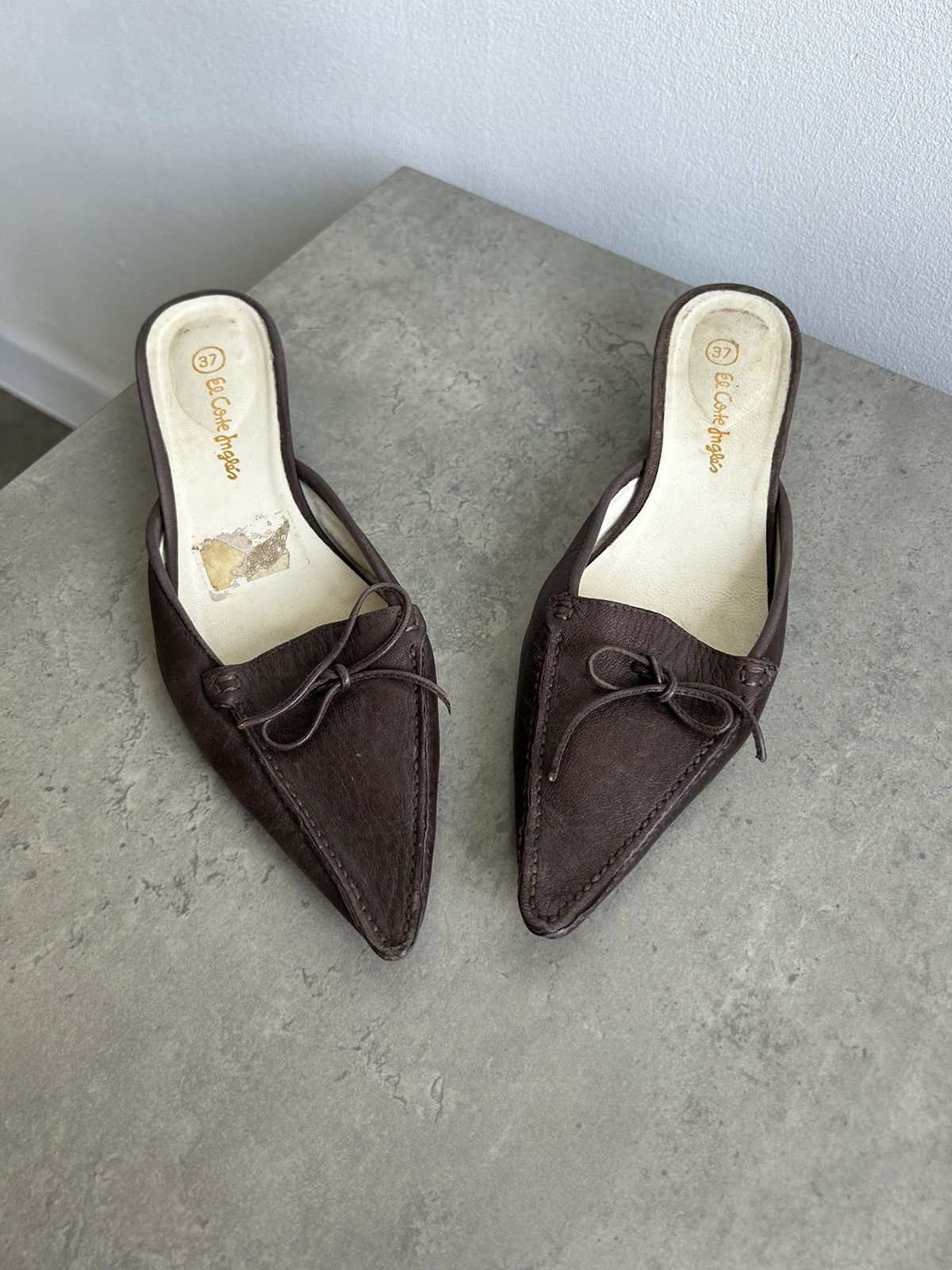 Vintage CHOCOLATE KITTEN HEELS made in Spain Y2K vintage Size US 7 / IT 37 - 6 Thumbnail