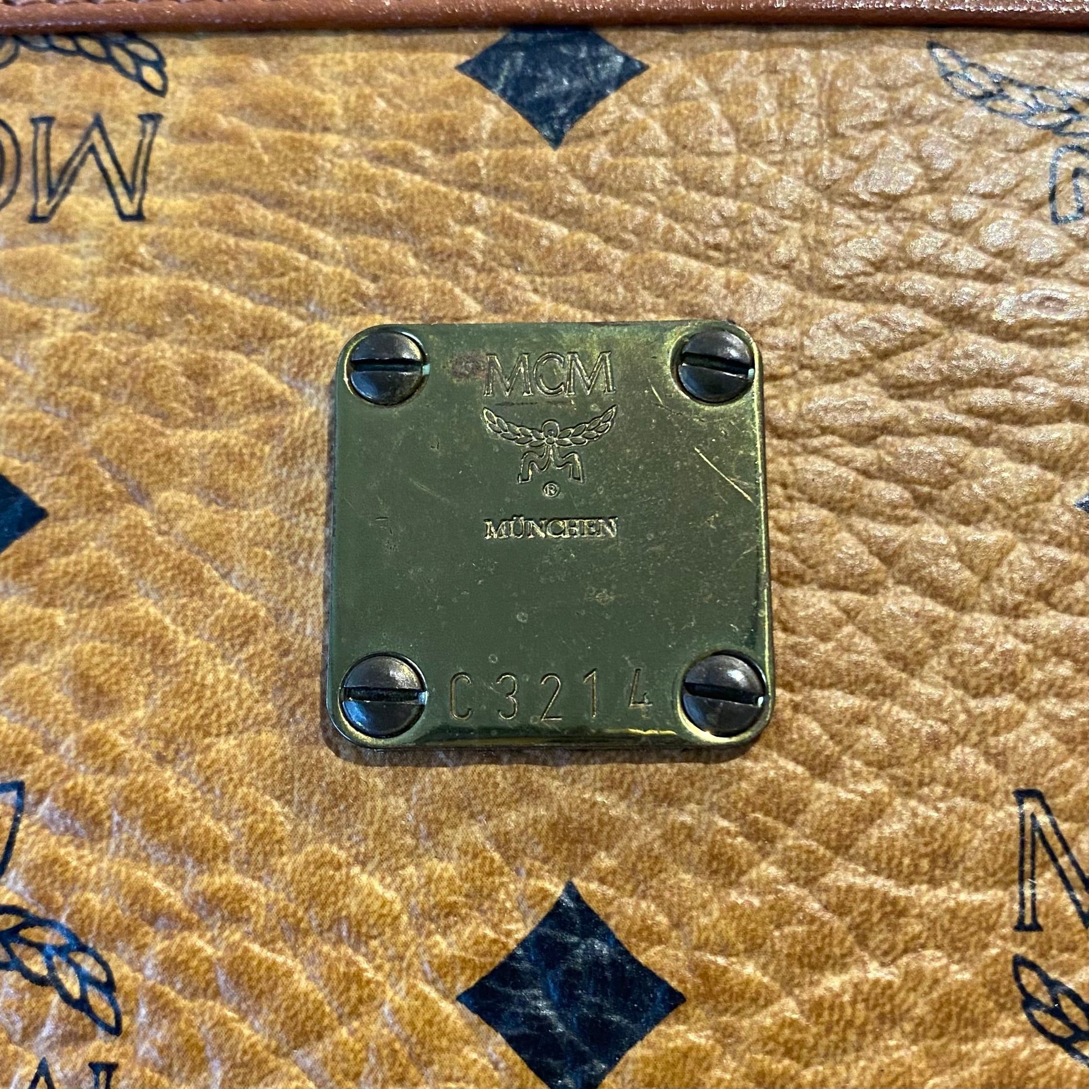 MCM MCM All-over Pattern Leather Clutch Bag Size ONE SIZE - 9 Thumbnail